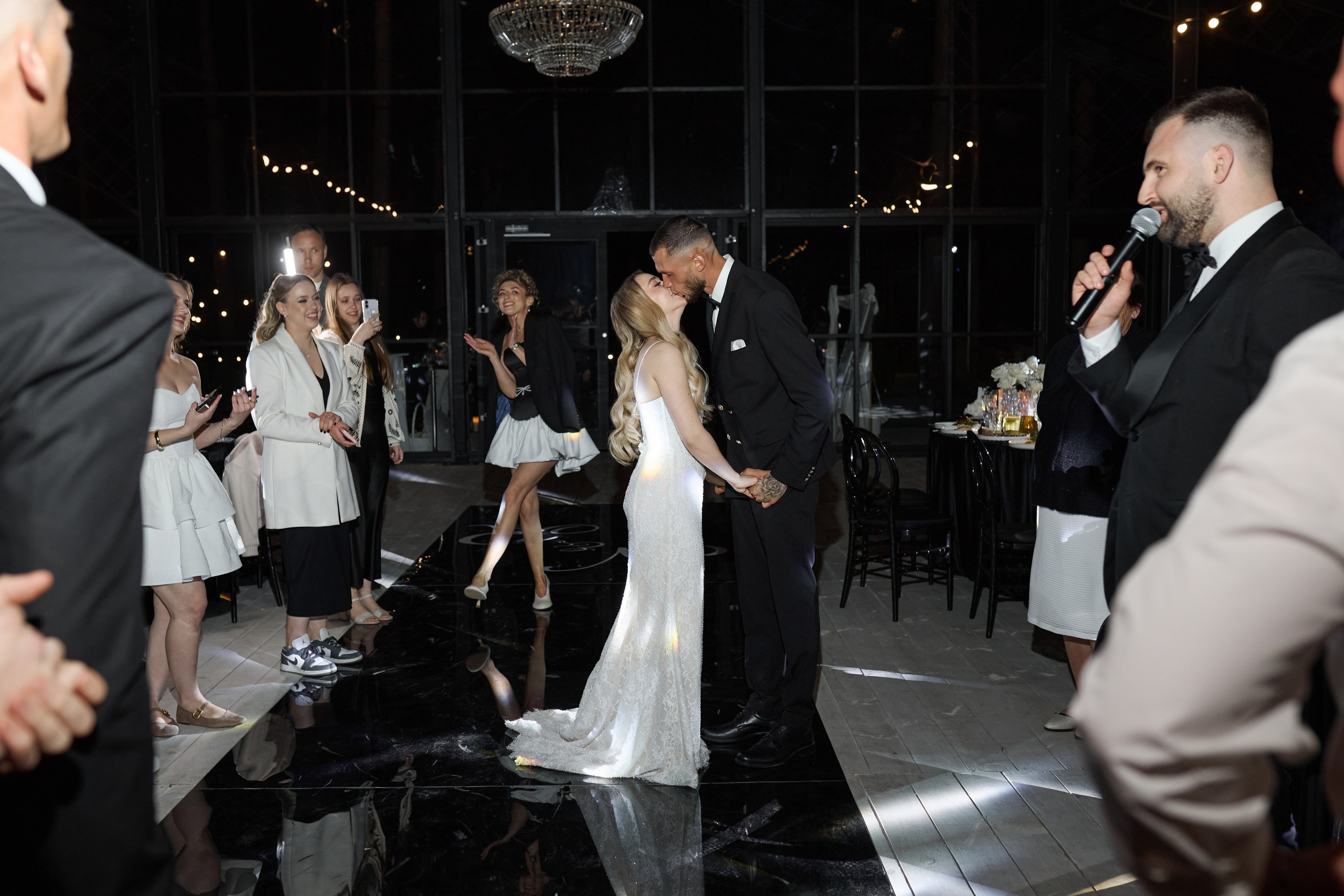 Natalia & Roman. Dworek przy lesie. Fotograf ślubny i rodzinny w Krakowie Yana Klymova