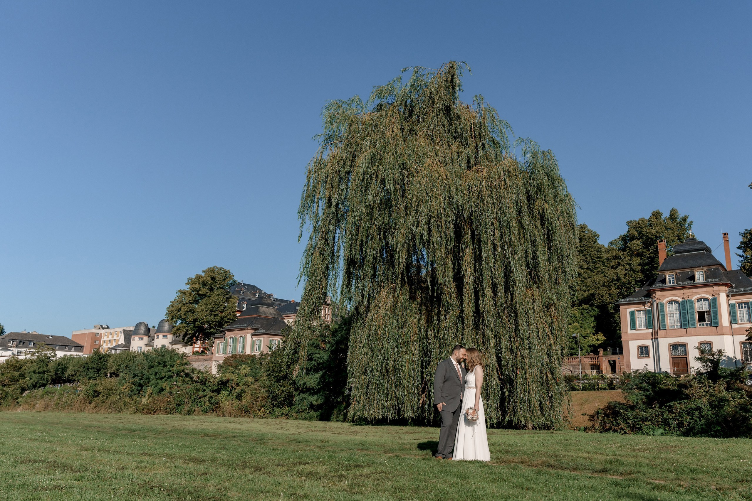 Civil Wedding in Frankfurt-Höchst — Photos at Bolongaro Palace