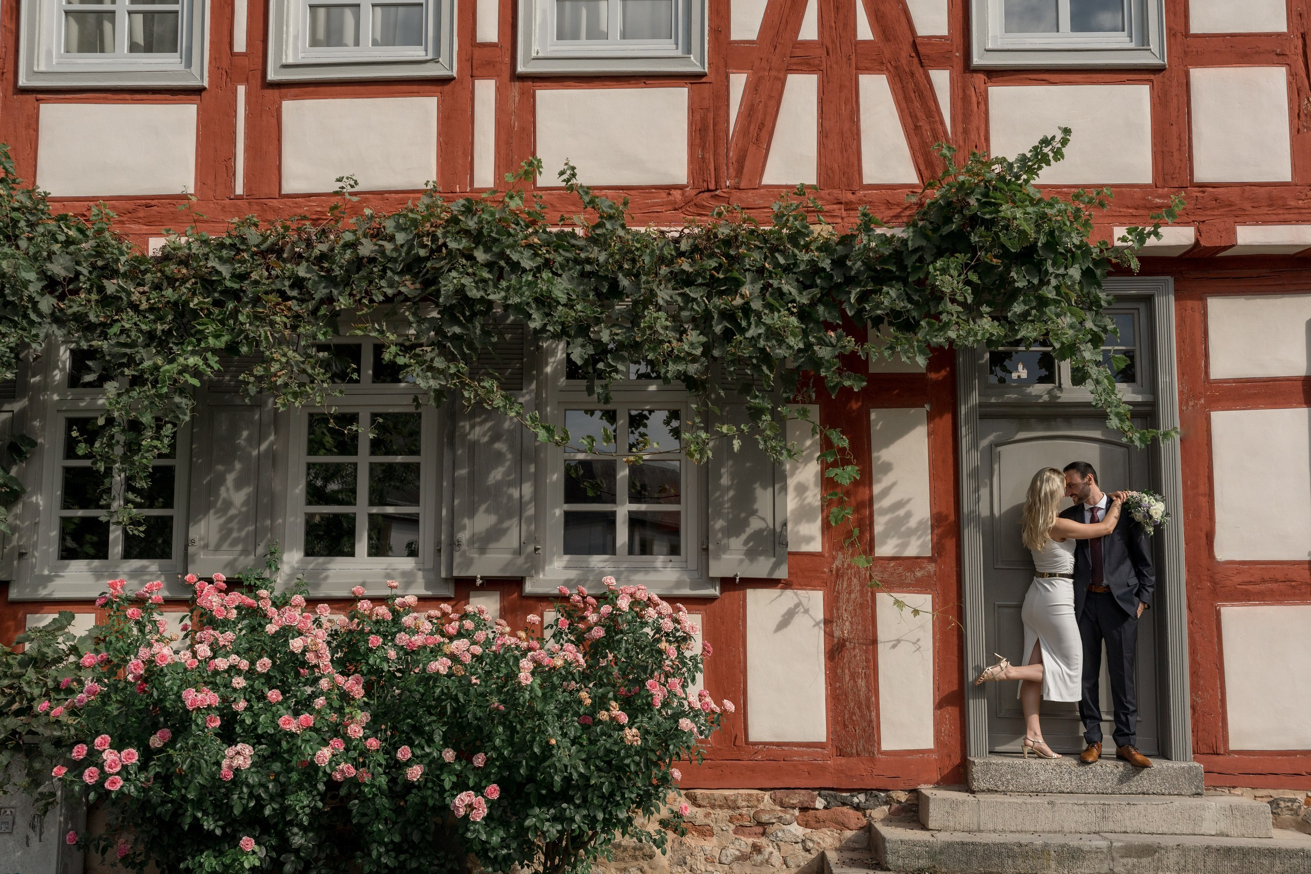 Civil Wedding in Frankfurt-Höchst — Photos at Bolongaro Palace