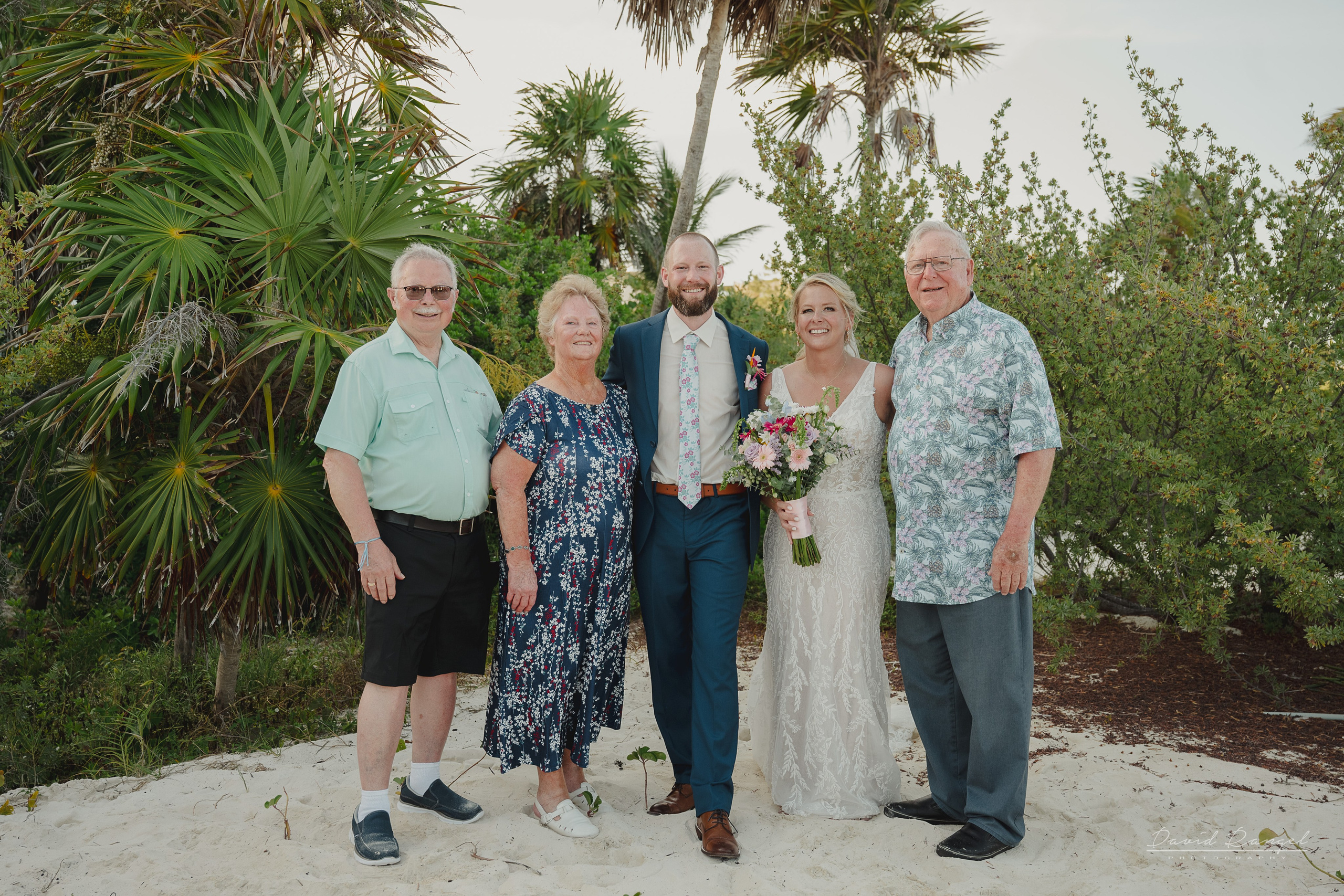 Destination Wedding at Royalton Splash Riviera Cancun. Destination wedding photographer based in Cancun and Riviera Maya with service worldwide