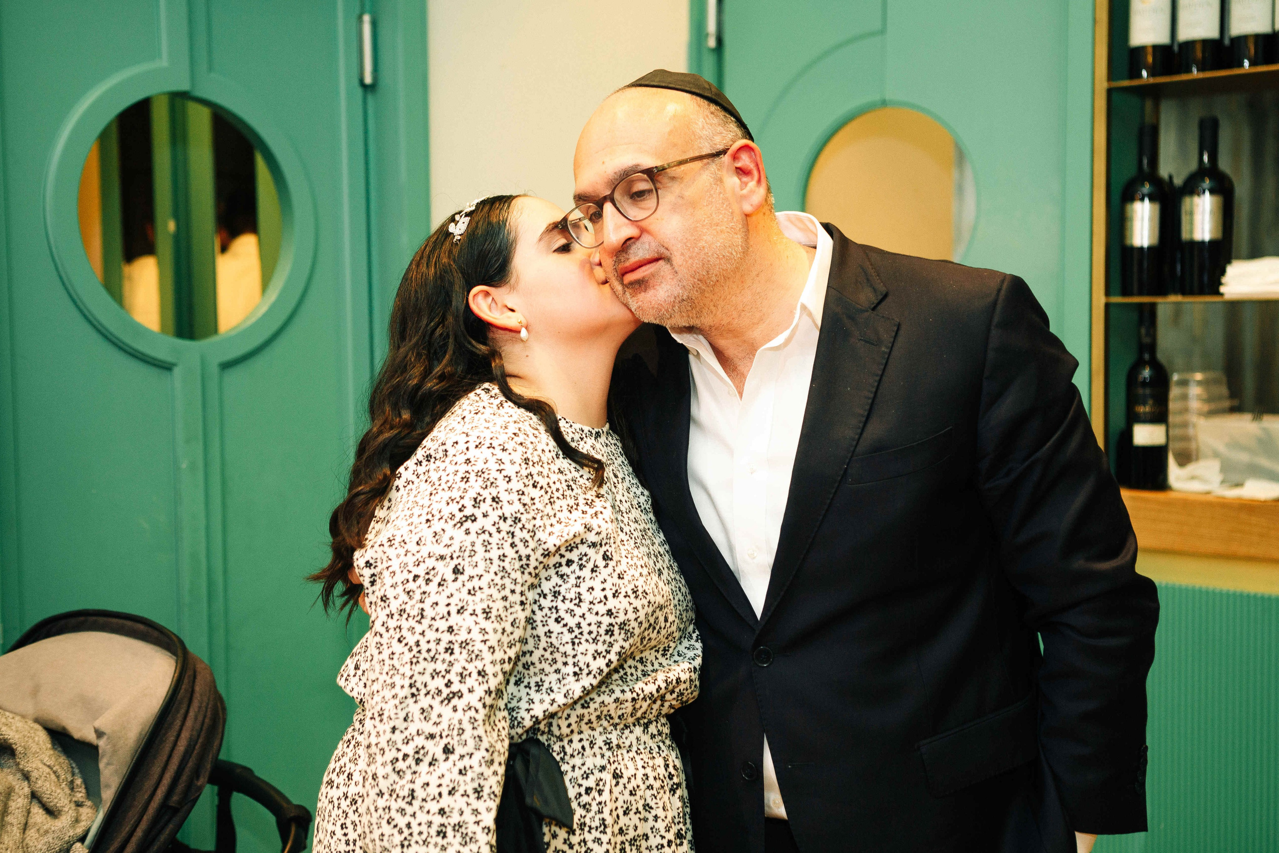 PARTY IN A RESTAURANT WITH THE WHOLE FAMILY. Https://shi-photo.com/