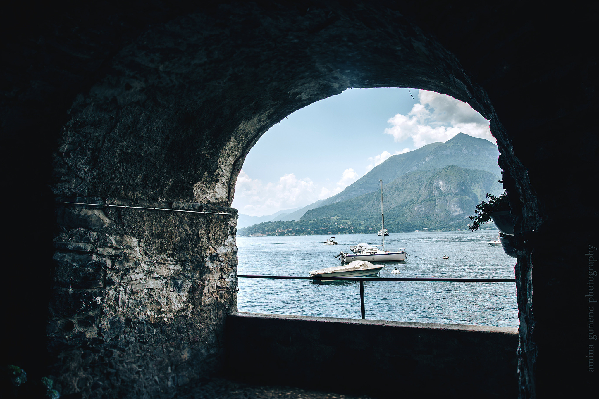 Italië. Komo meer. Amina Gunenc - bruiloft- en familie fotograaf in Nederland