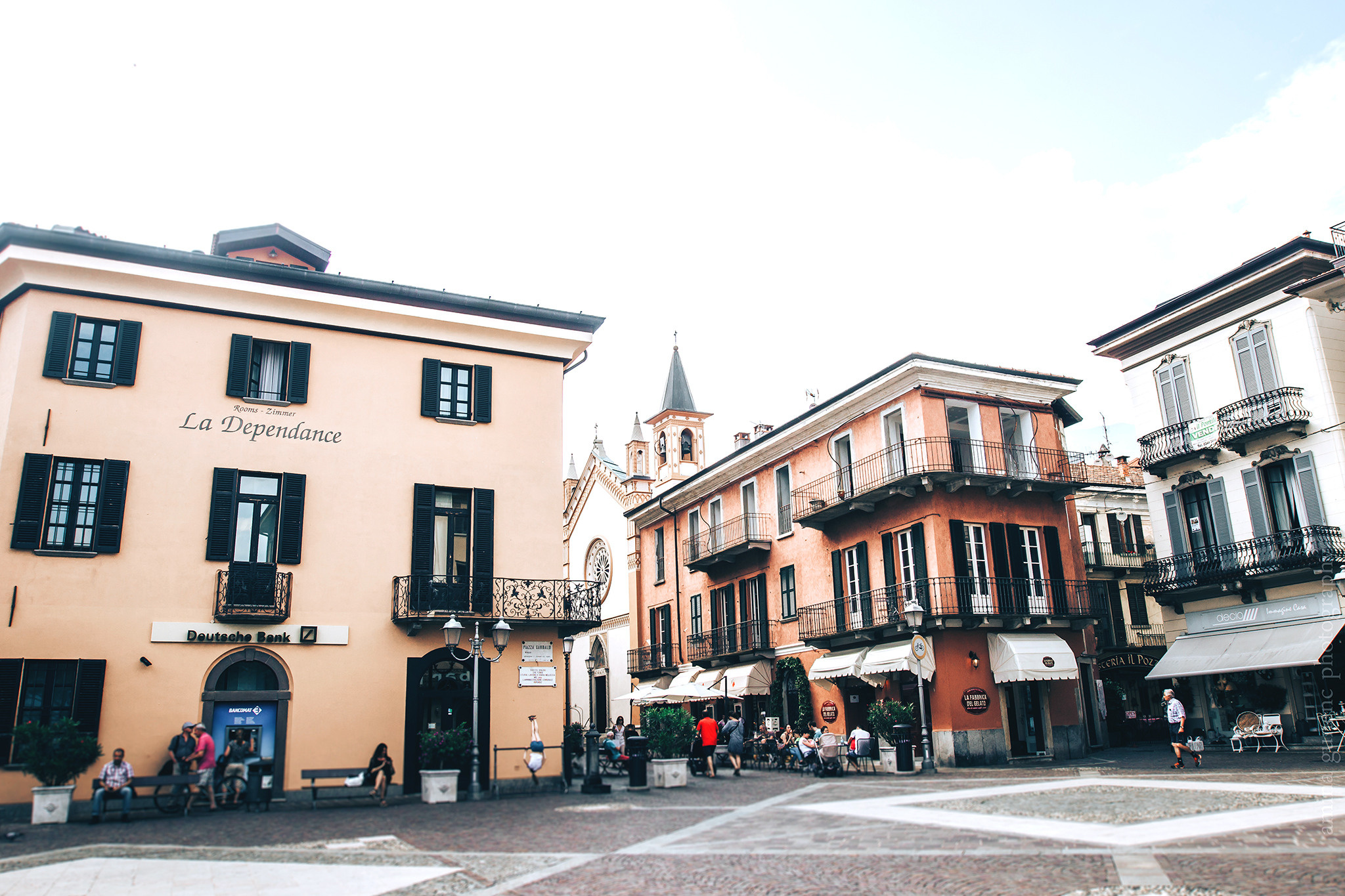 Italië. Komo meer. Amina Gunenc - bruiloft- en familie fotograaf in Nederland