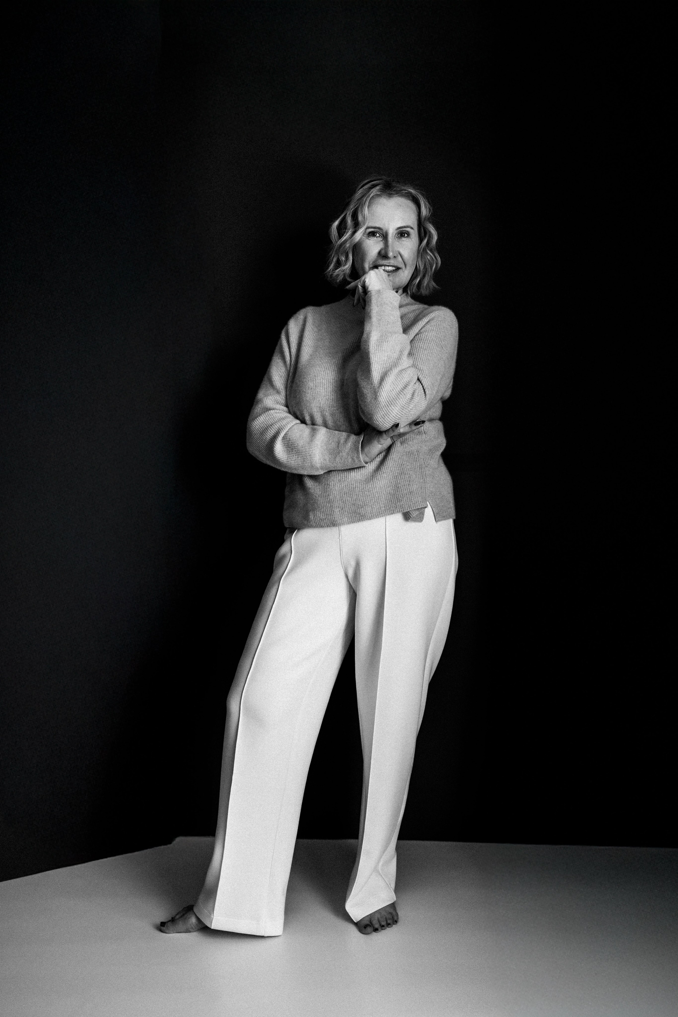 D. Rawnoir- Portrait photography by Daria Paliy.Timeless black&white portraits of women in NYC area