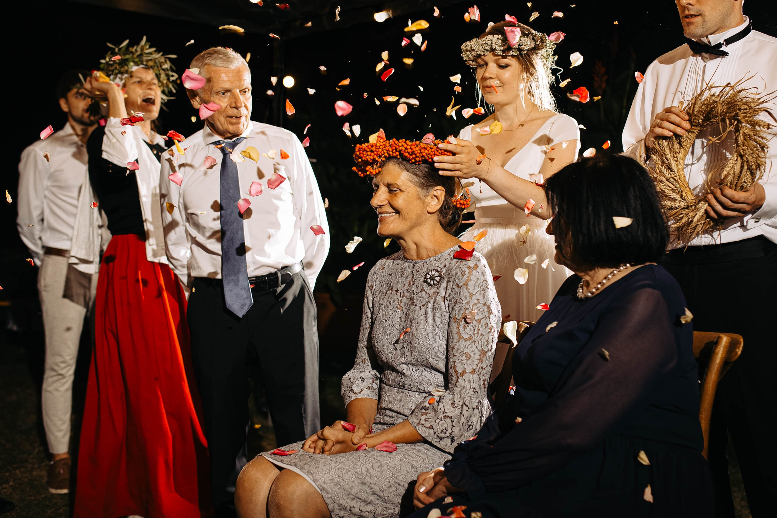 DIEVS SIRDĪ UN VĒJŠ MATOS