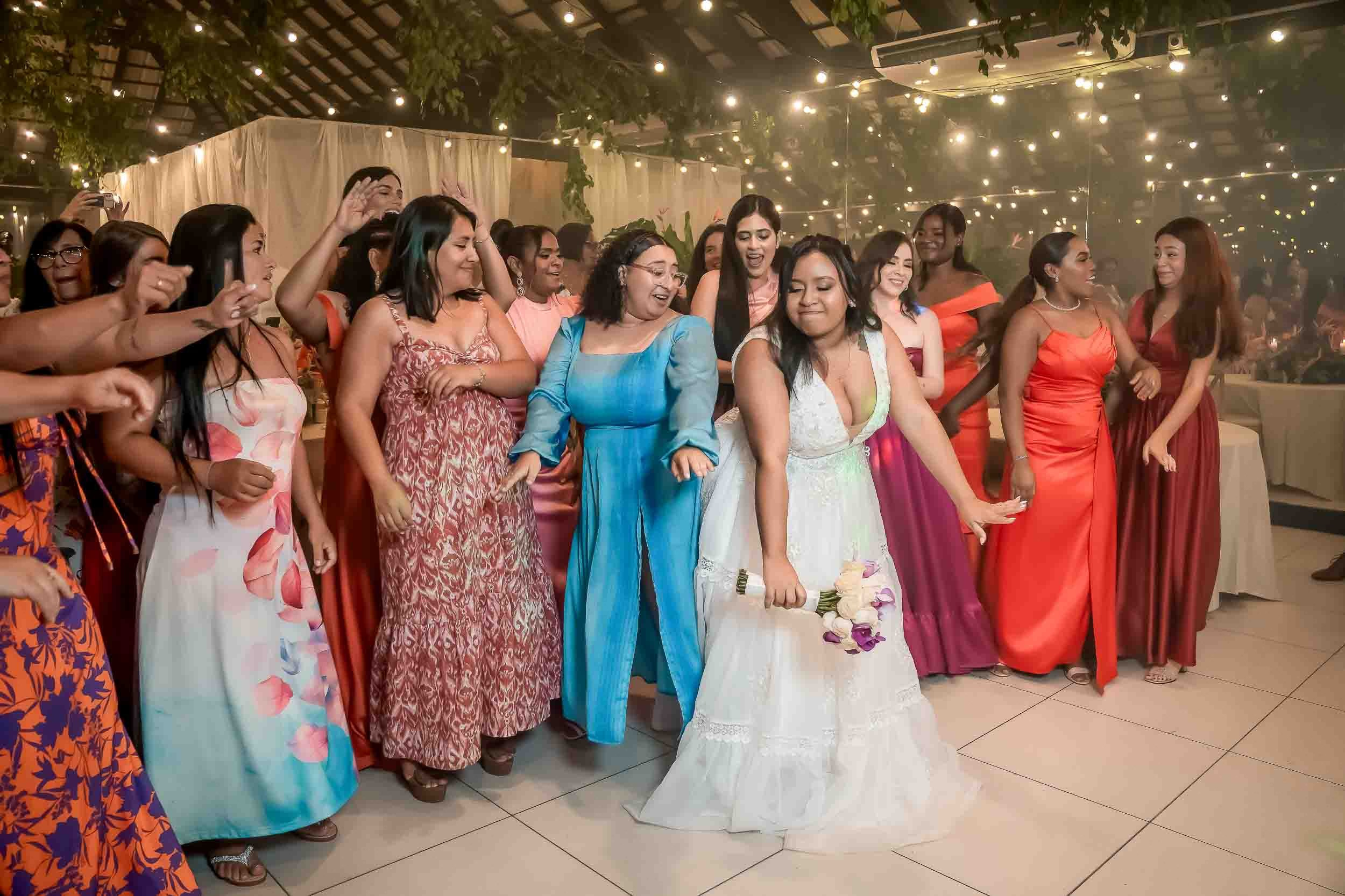 Boda en Cali. La Reserva eventos - Jully & Jonathan. Karen Ortiz Photography / Fotógrafo profesional en Cali - Colombia