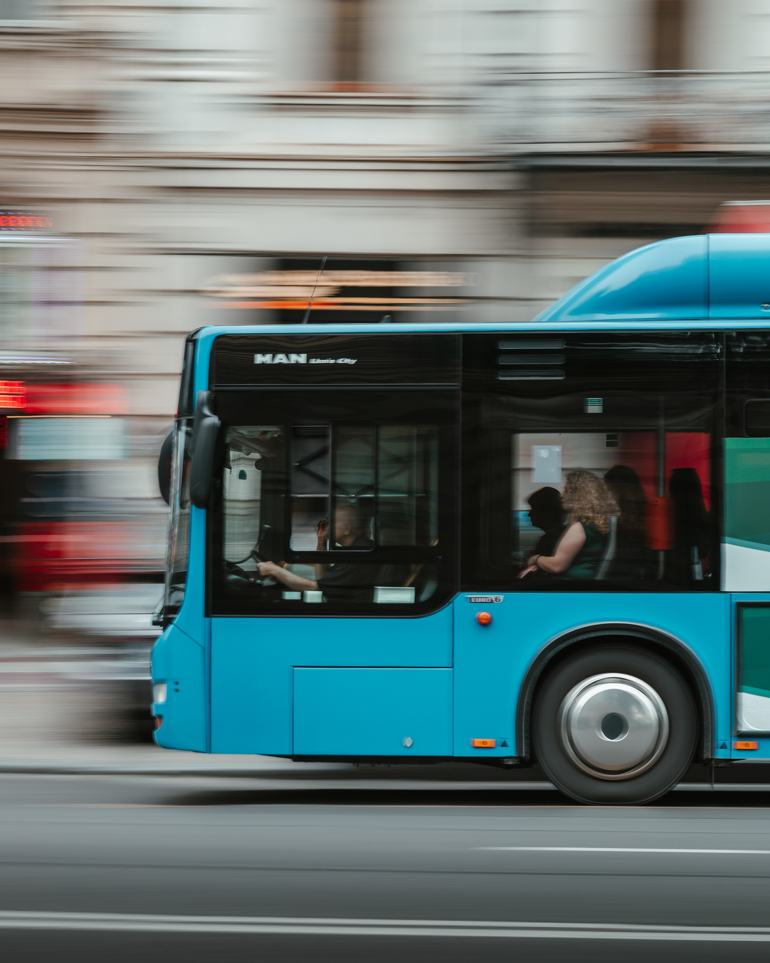 T B I L I S I. Bspander