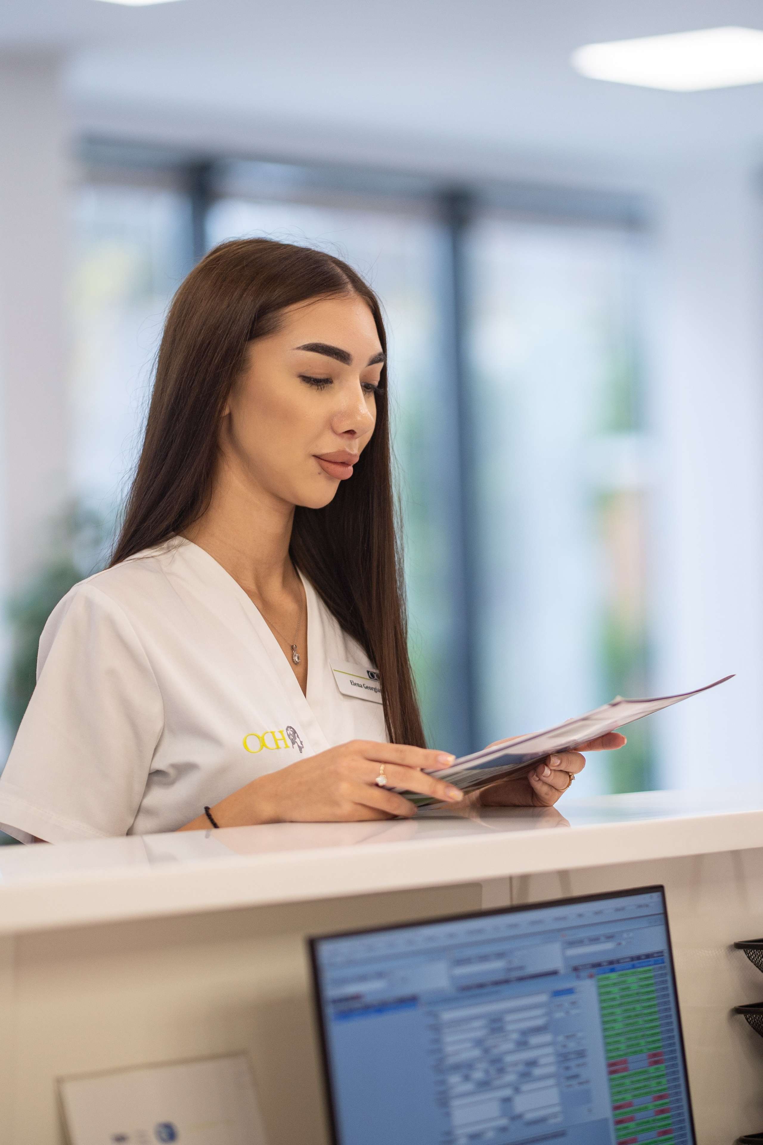 OCH — Oameni care susțin performanța: oamenii din recepția și call center-ul Ovidius Clinical Hospital. Adelinne — fotograf profesionist în Constanța pentru familii, bebeluși și evenimente