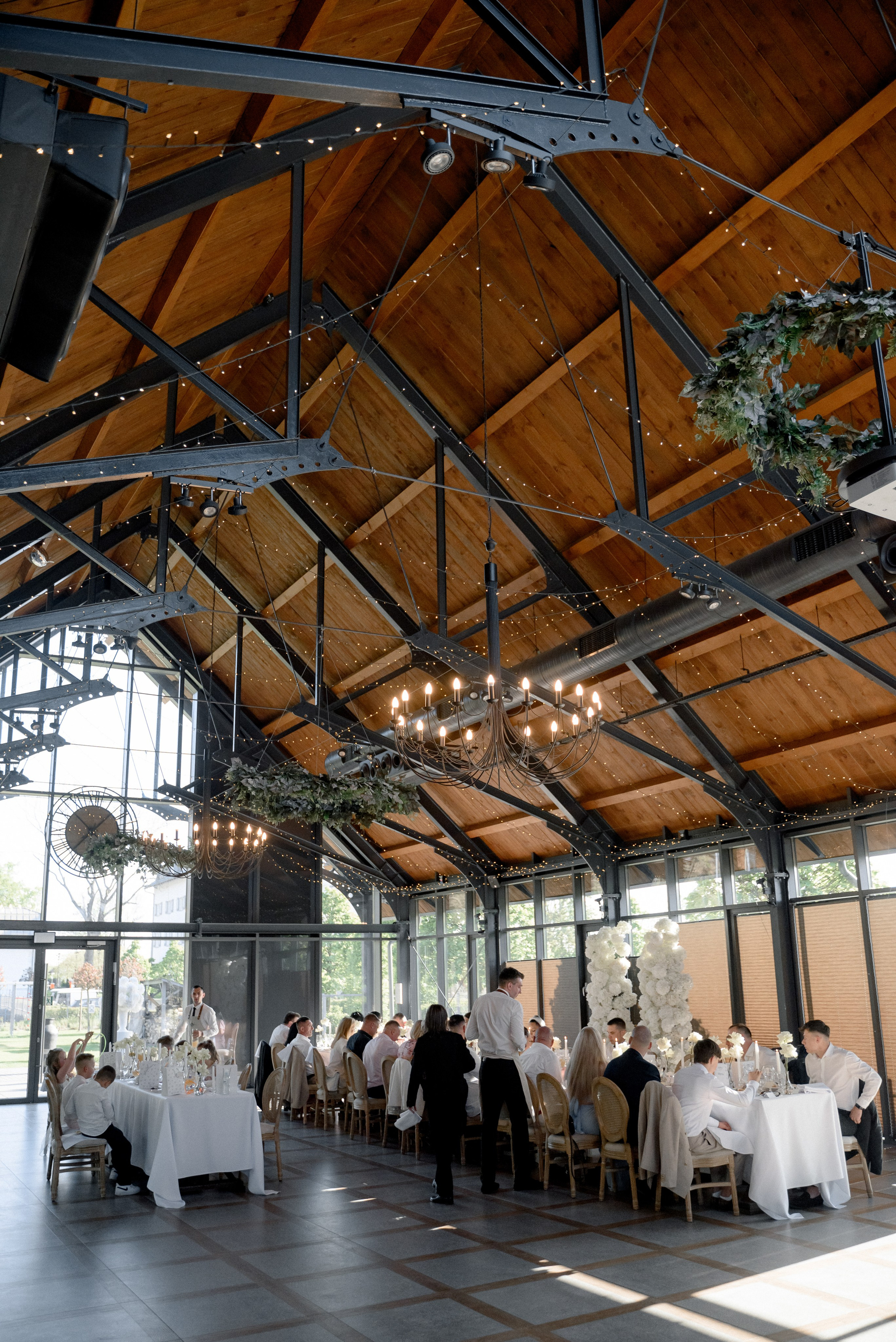 Paula i Marcin wesele w Pałacu Mała wieś 30.04.2024. Wedding photographer Warsaw and Europe