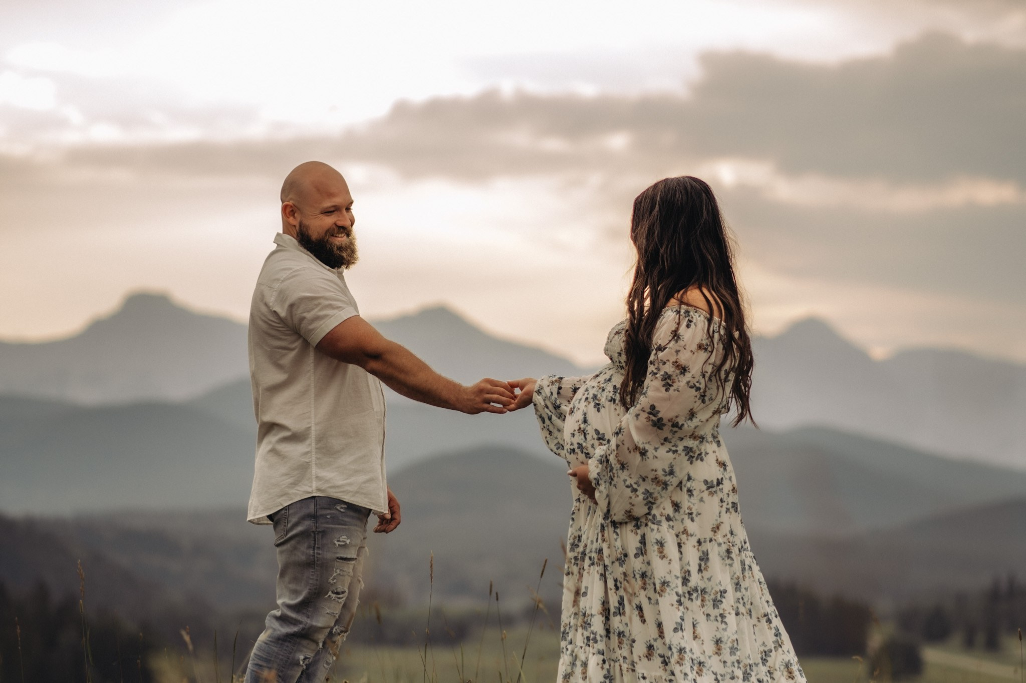 Pregnancy. Wedding and family photographer in Calgary Kate Beliaeva