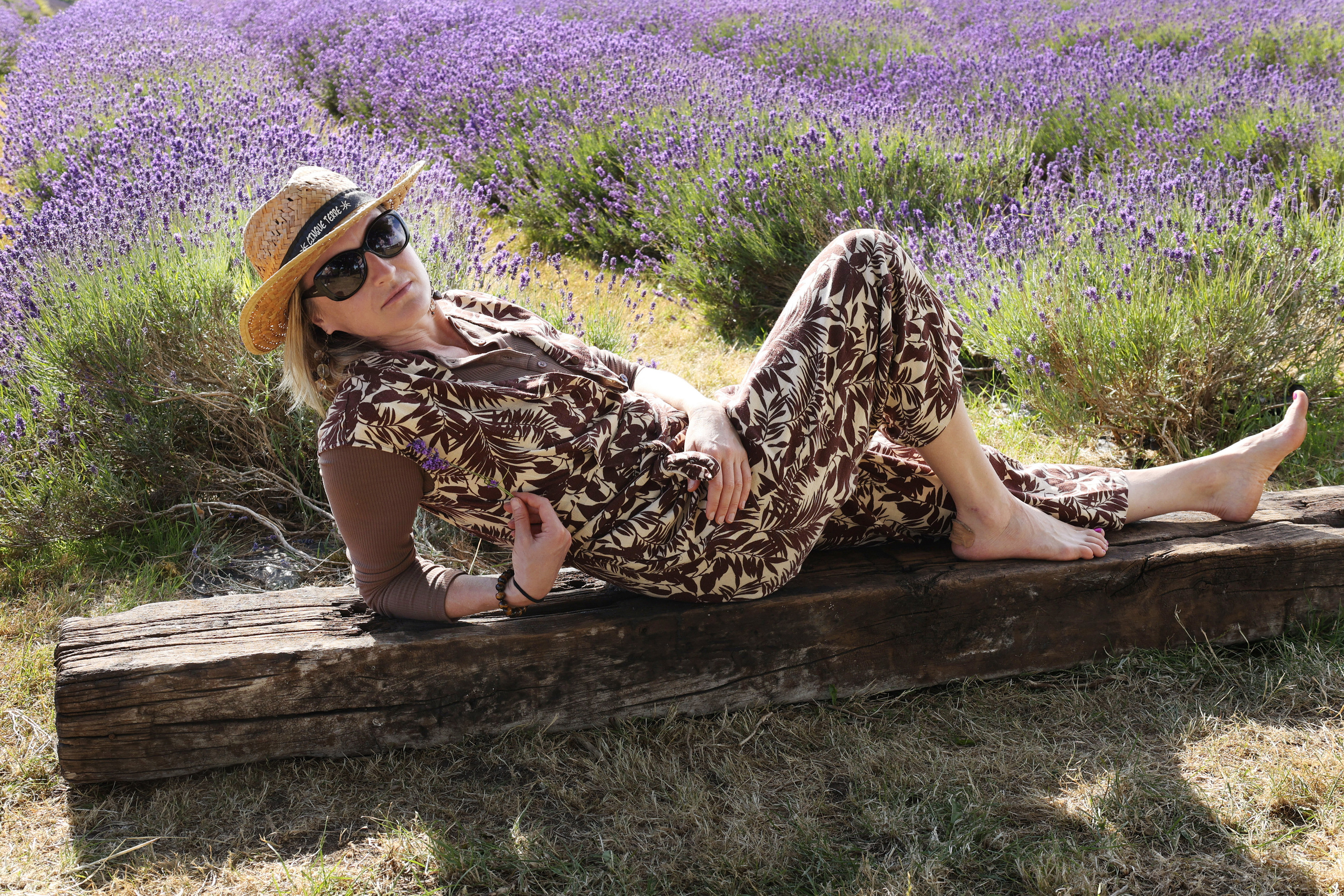 Natasha and lavender. Couples and portraits photographer Wimbledon London