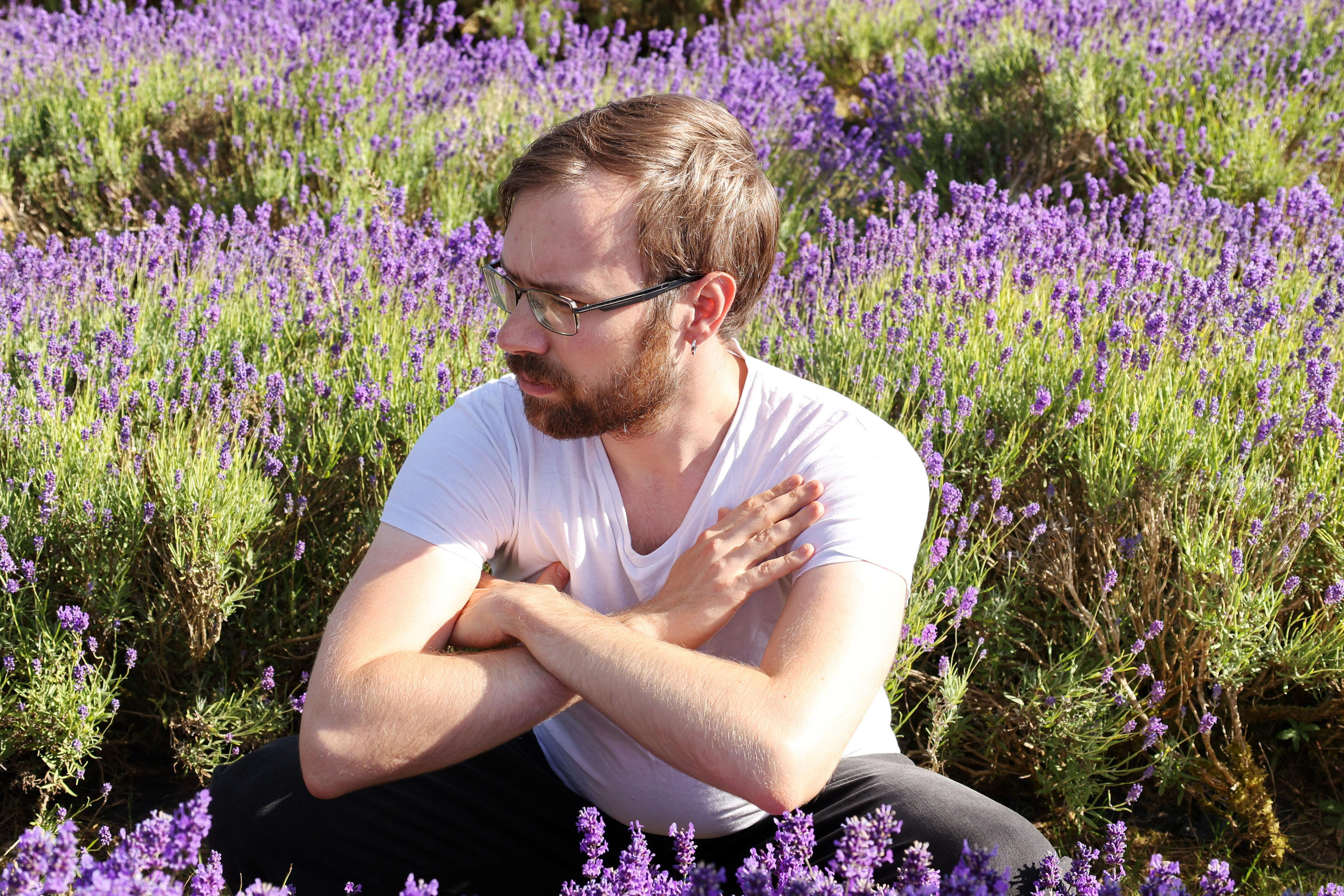 Izzy and Andrei in Lavender. Couples and portraits photographer Wimbledon London