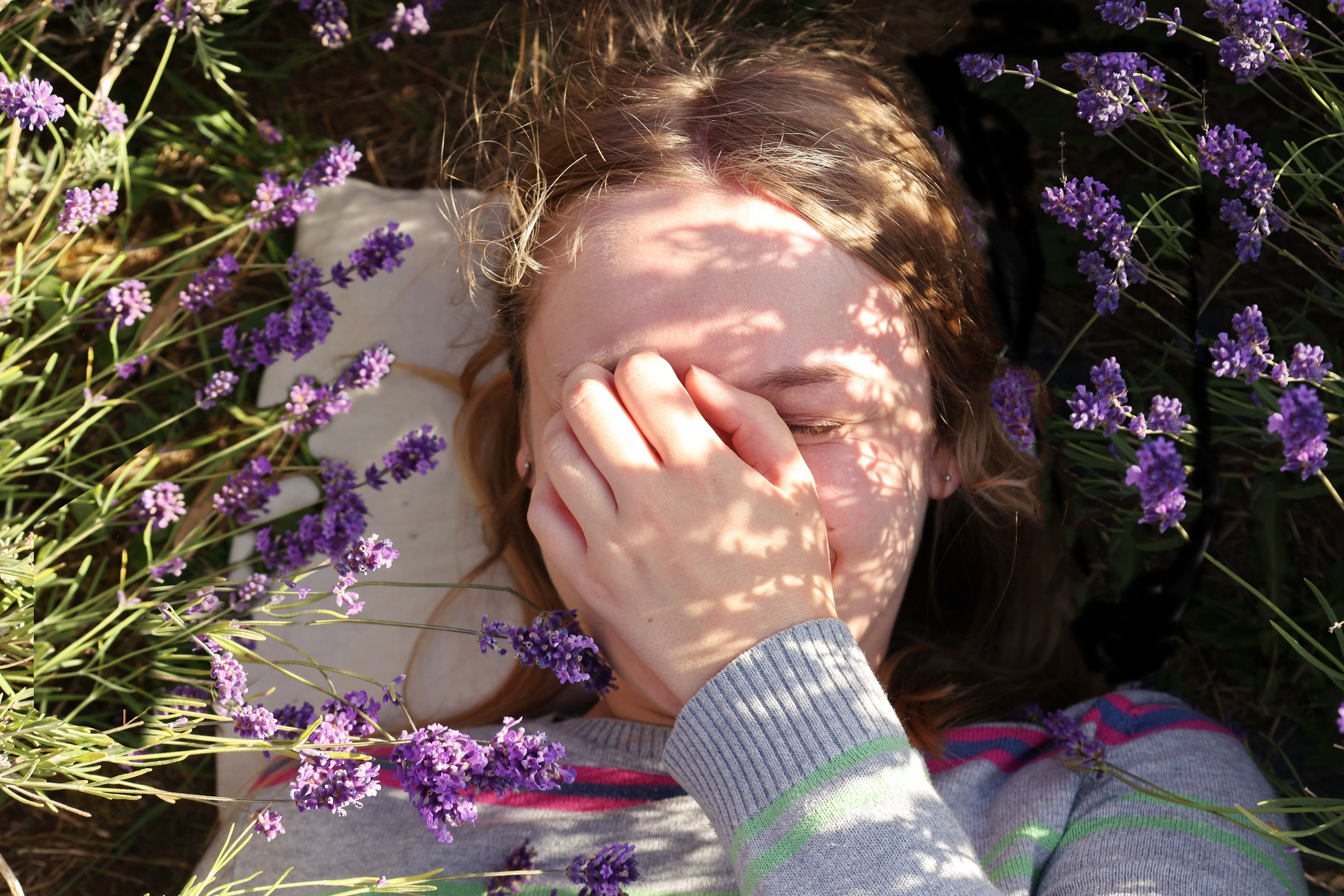 Izzy and Andrei in Lavender. Couples and portraits photographer Wimbledon London