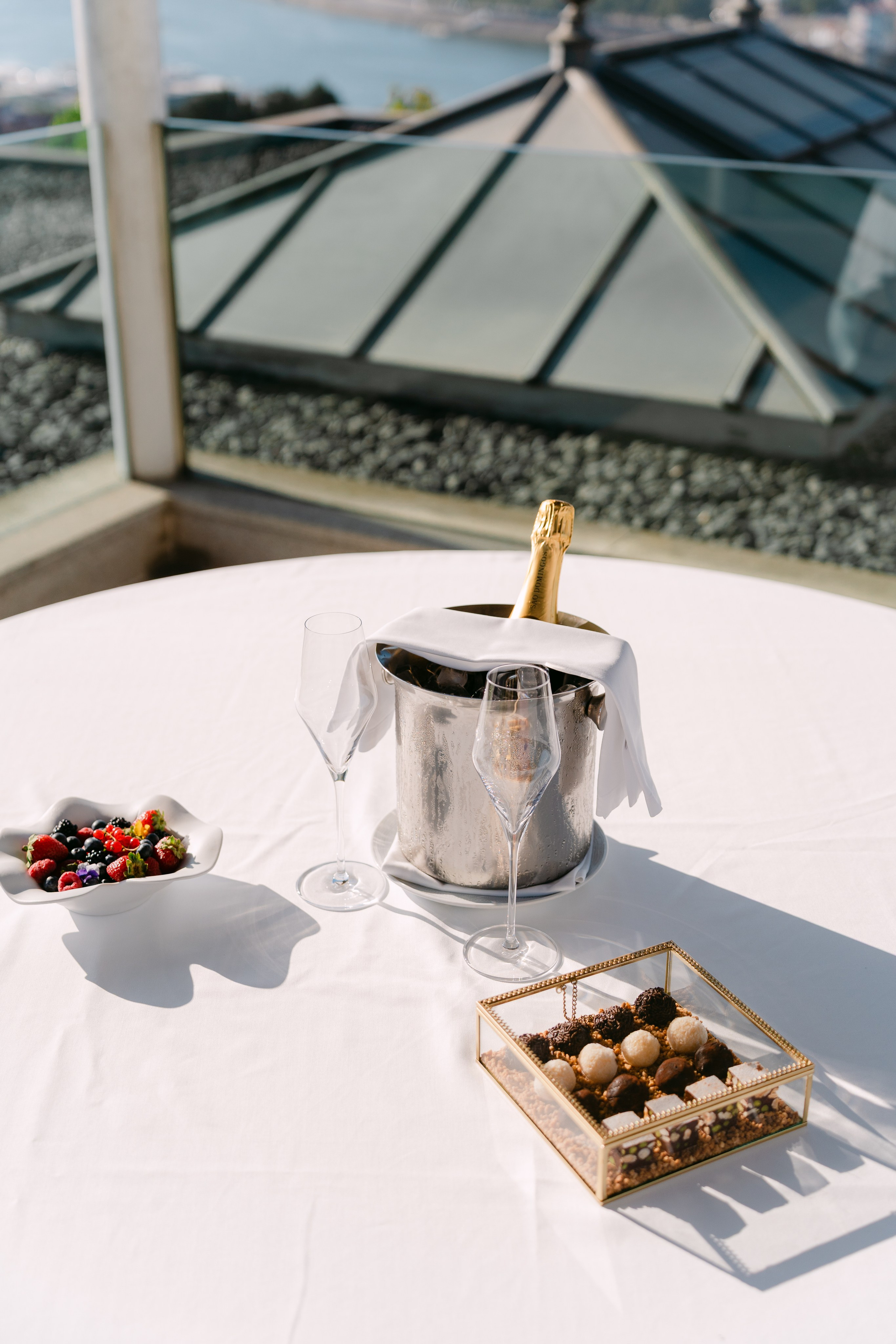 Wedding Proposal at Yeatman Hotel. Wedding and couple photographer in Porto