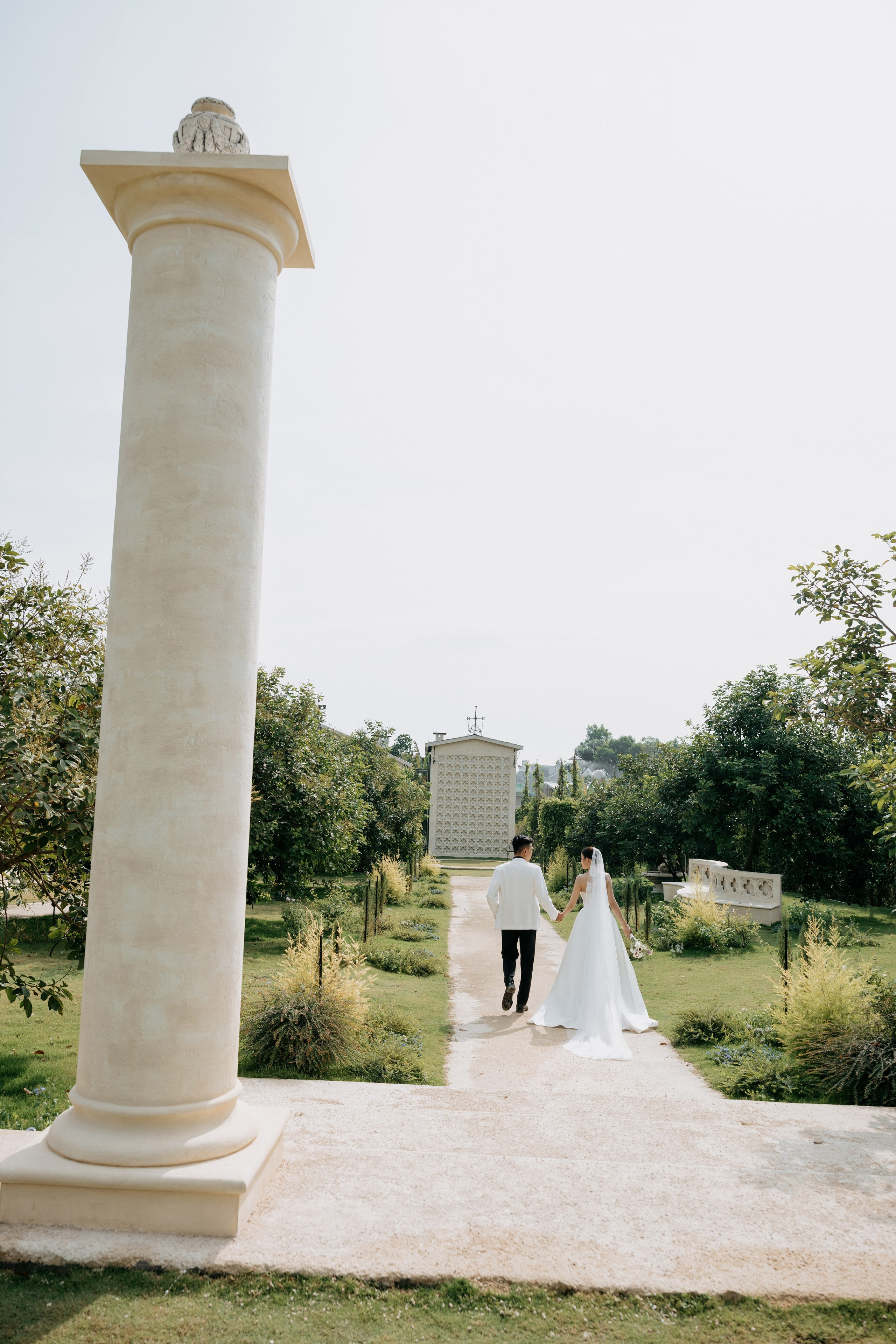 THU & NHU / An garden. Saigon Wedding Present | Art Beyond Moments