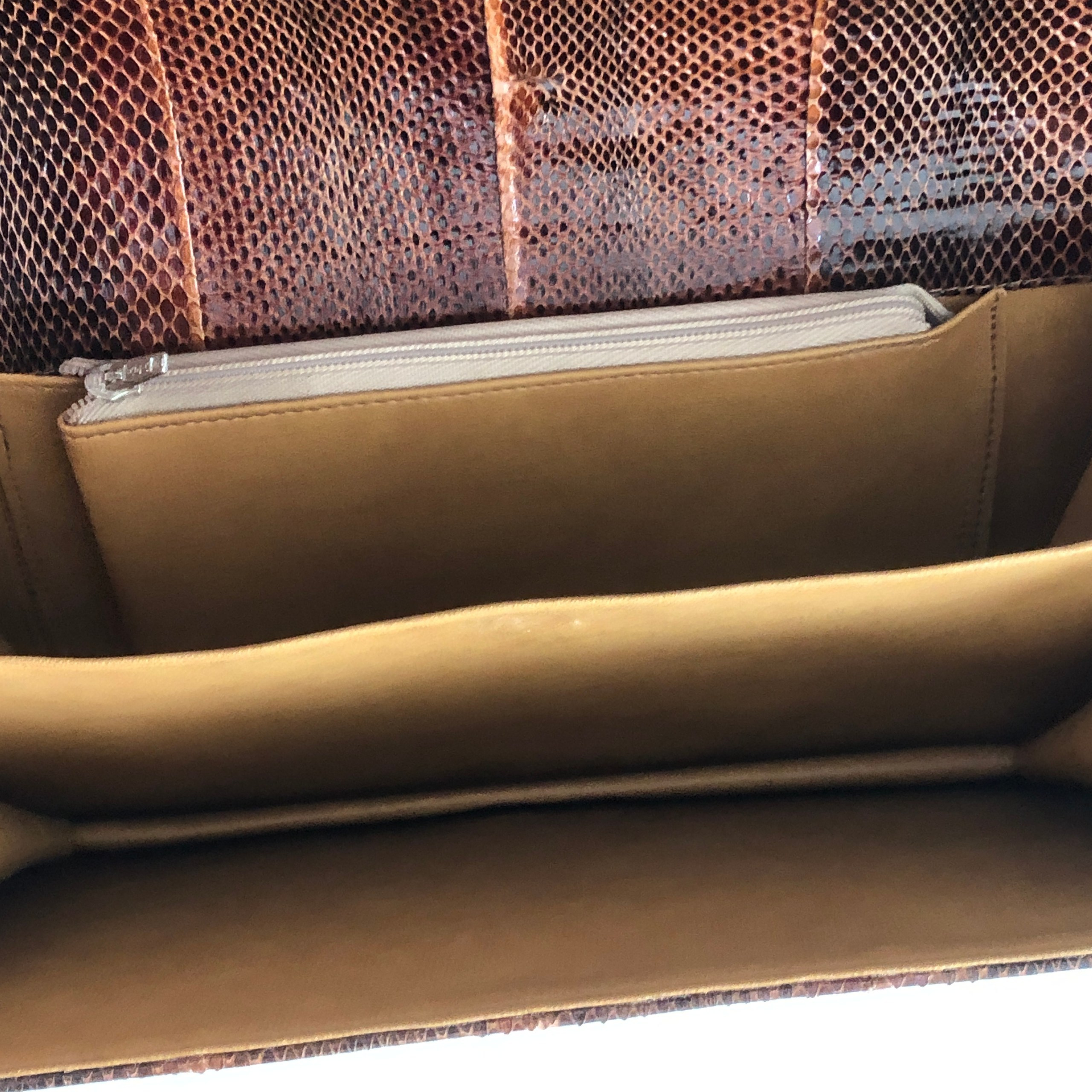 Bag2. Современнные и актикварные украшения в Барселоне, Москве и Санкт-Петербурге