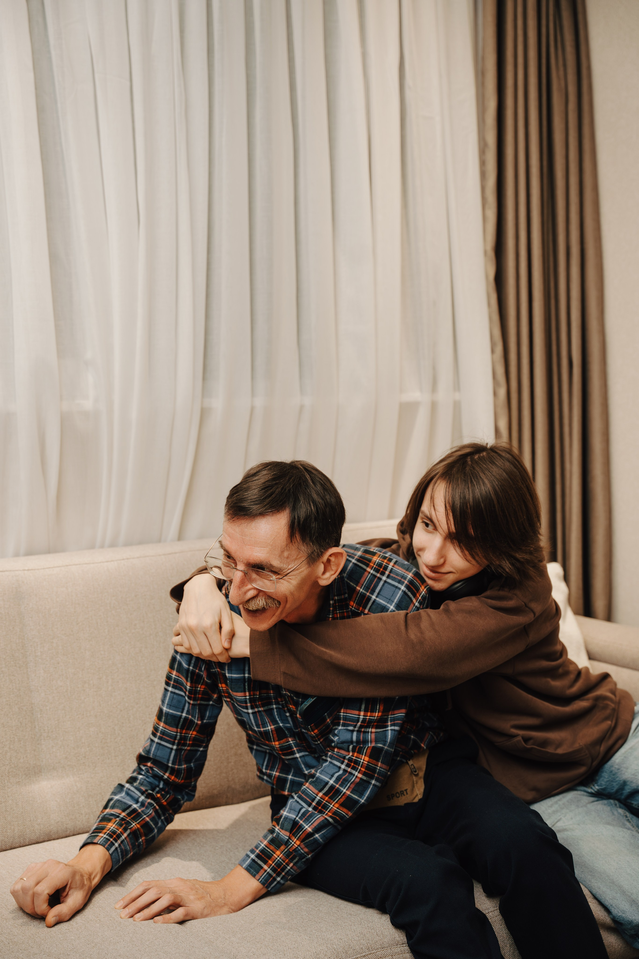 Семейная фотосессия в Батуми в квартире. Портретный и свадебный фотограф в Батуми Валерия Азаренко