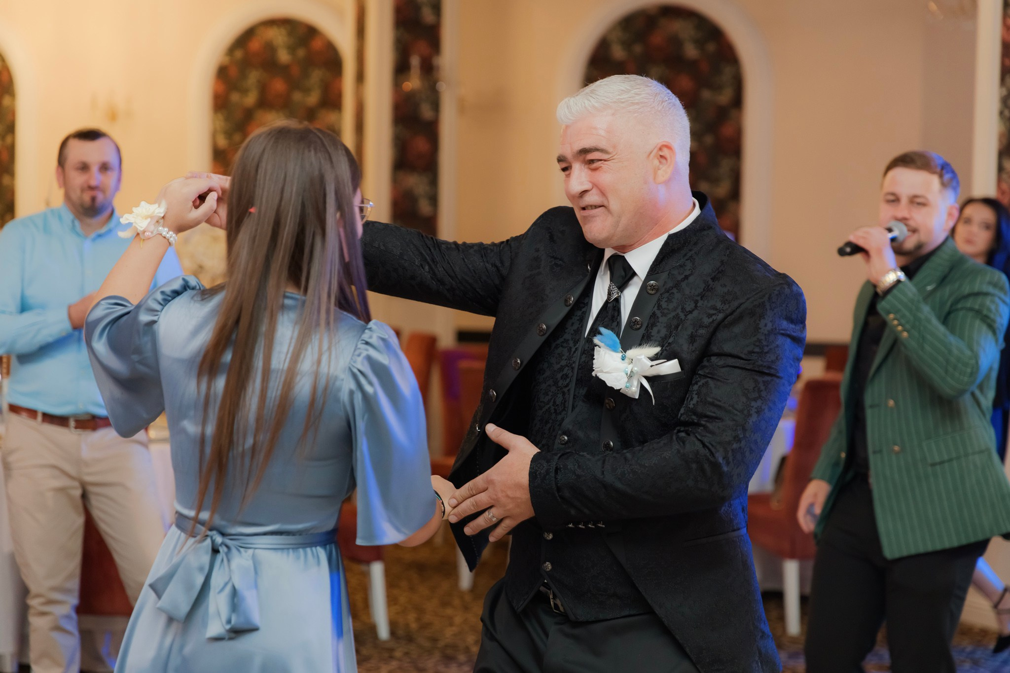 Mihai & Oana. Servicii foto-video profesionale, pentru momente de neuitat