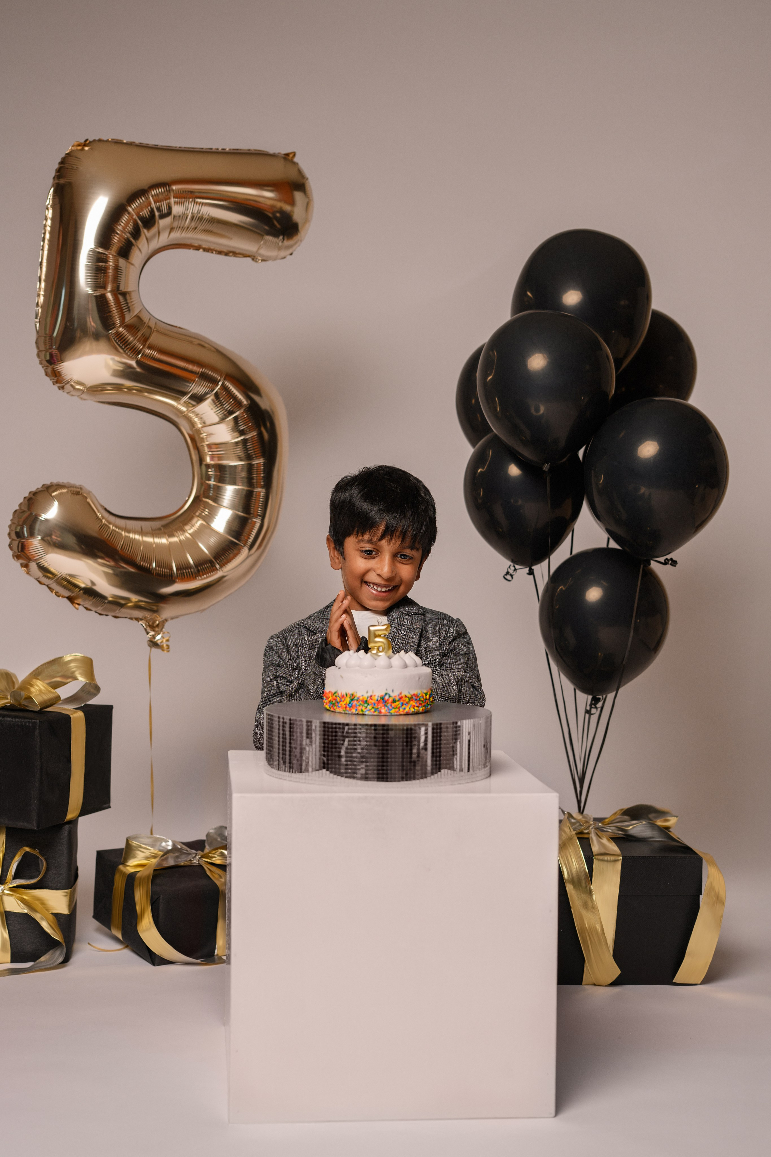 Mounica’s family. Wedding & portrait photography in the Seattle Area. Helen Michelle photographer