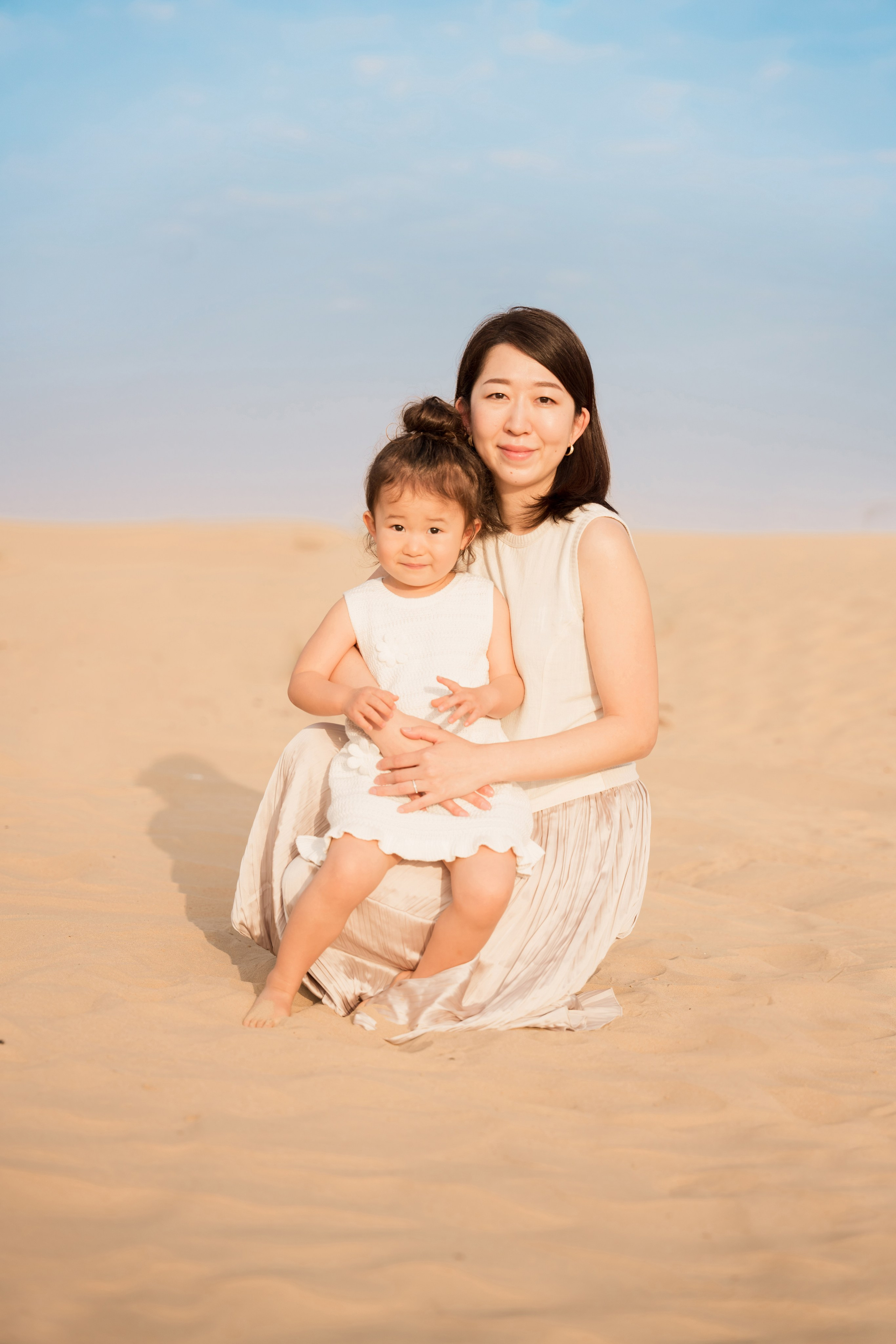 Sunrise in the dunes. Angela Iakovleva — Family Photographer in Dubai