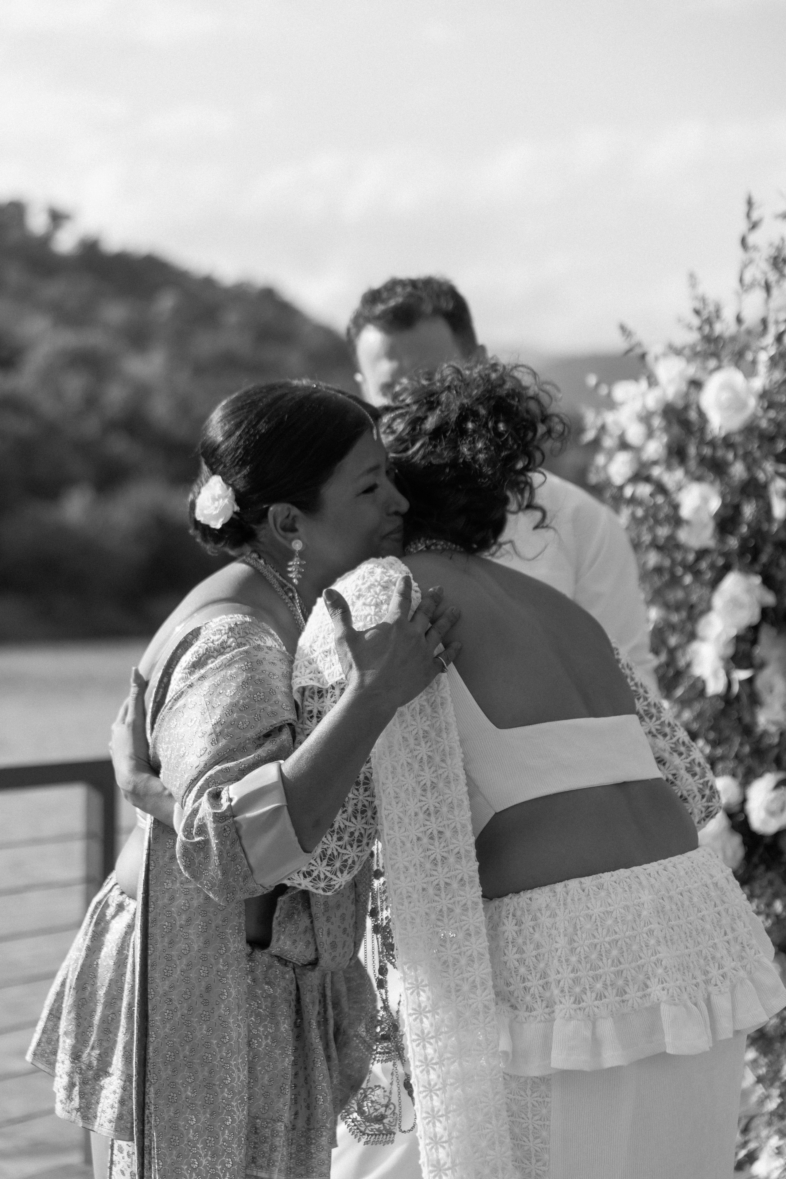 Thesakaya and Kevin. Photographer Anna Nazarenko