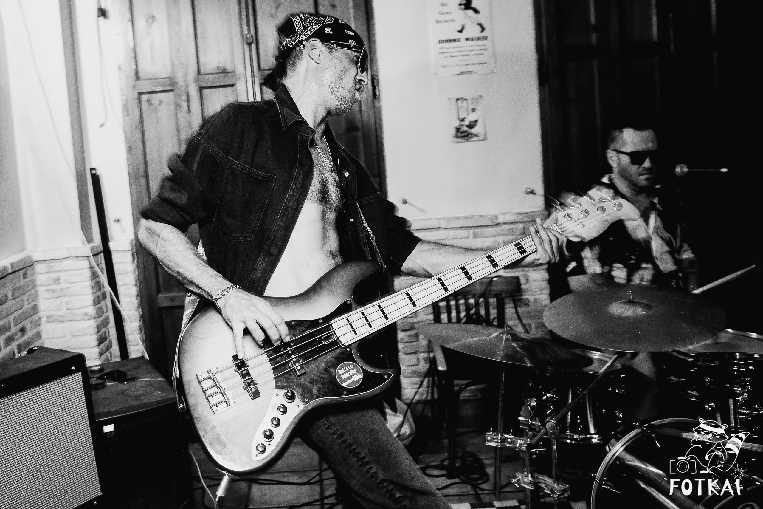 Stones of the Coast en Café Aljibe Rojales: Reportaje fotográfico 30.08.25 | FOTKAI