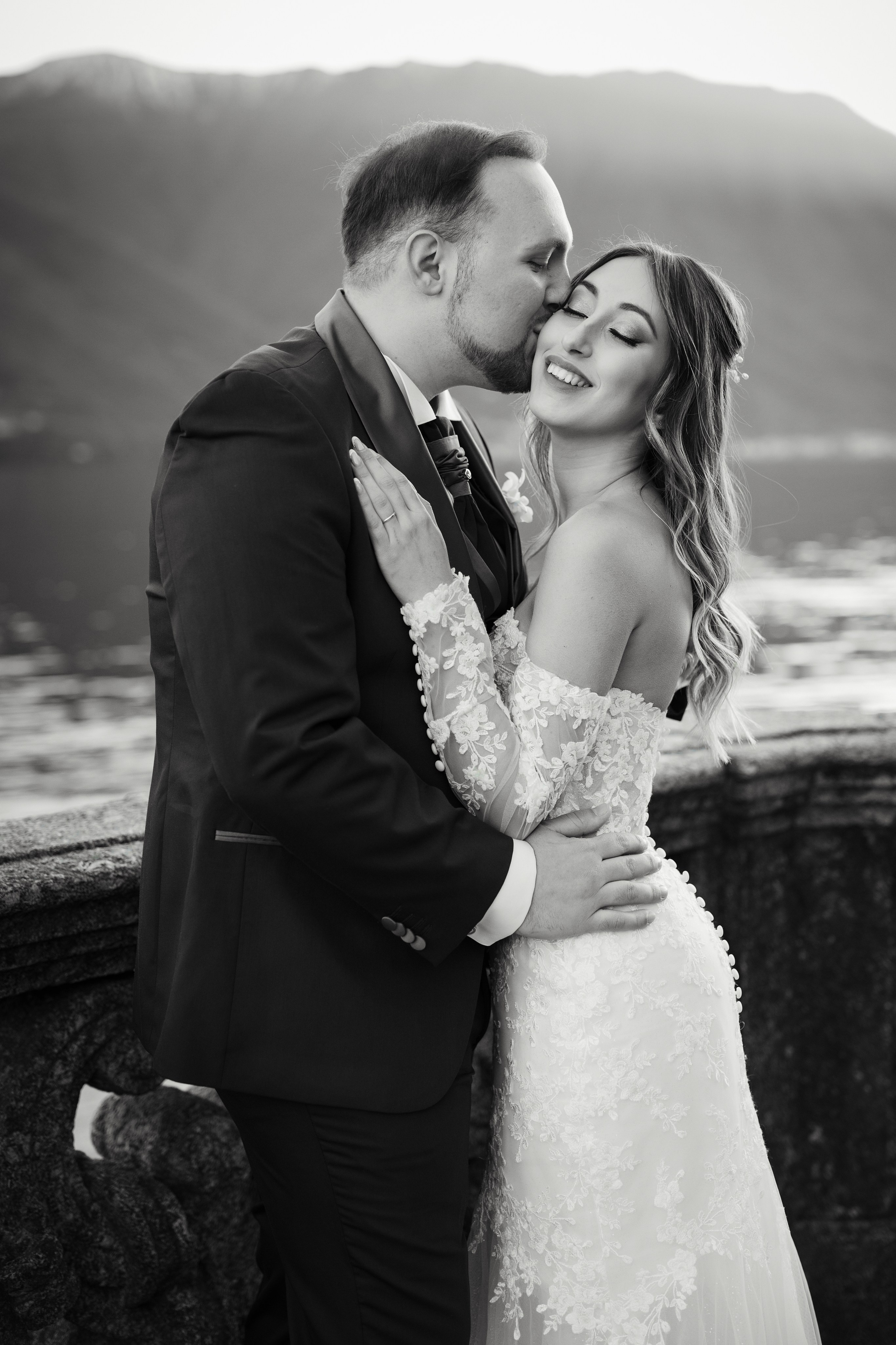 Olivelli Park Elopement on Lake Como. Fotografo matrimonio Lago di Como Ferrari Media Production