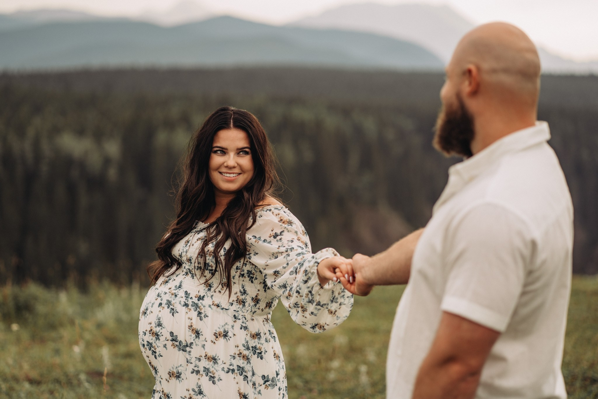 Pregnancy. Wedding and family photographer in Calgary Kate Beliaeva