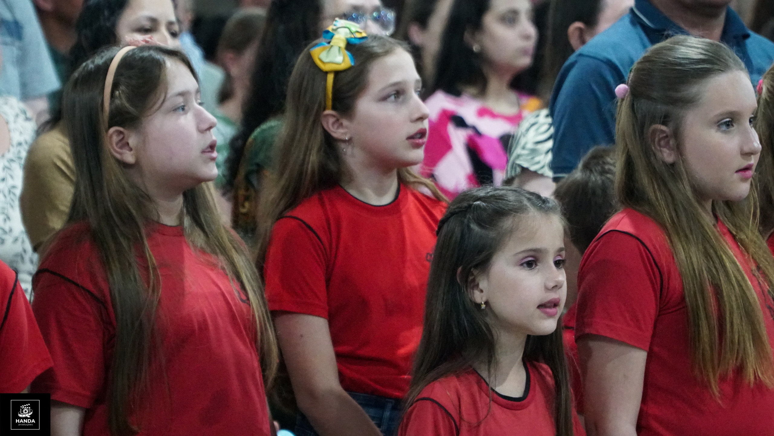 Noite autógrafos colégio Aurélio Buarque de Holanda. Handa Produções