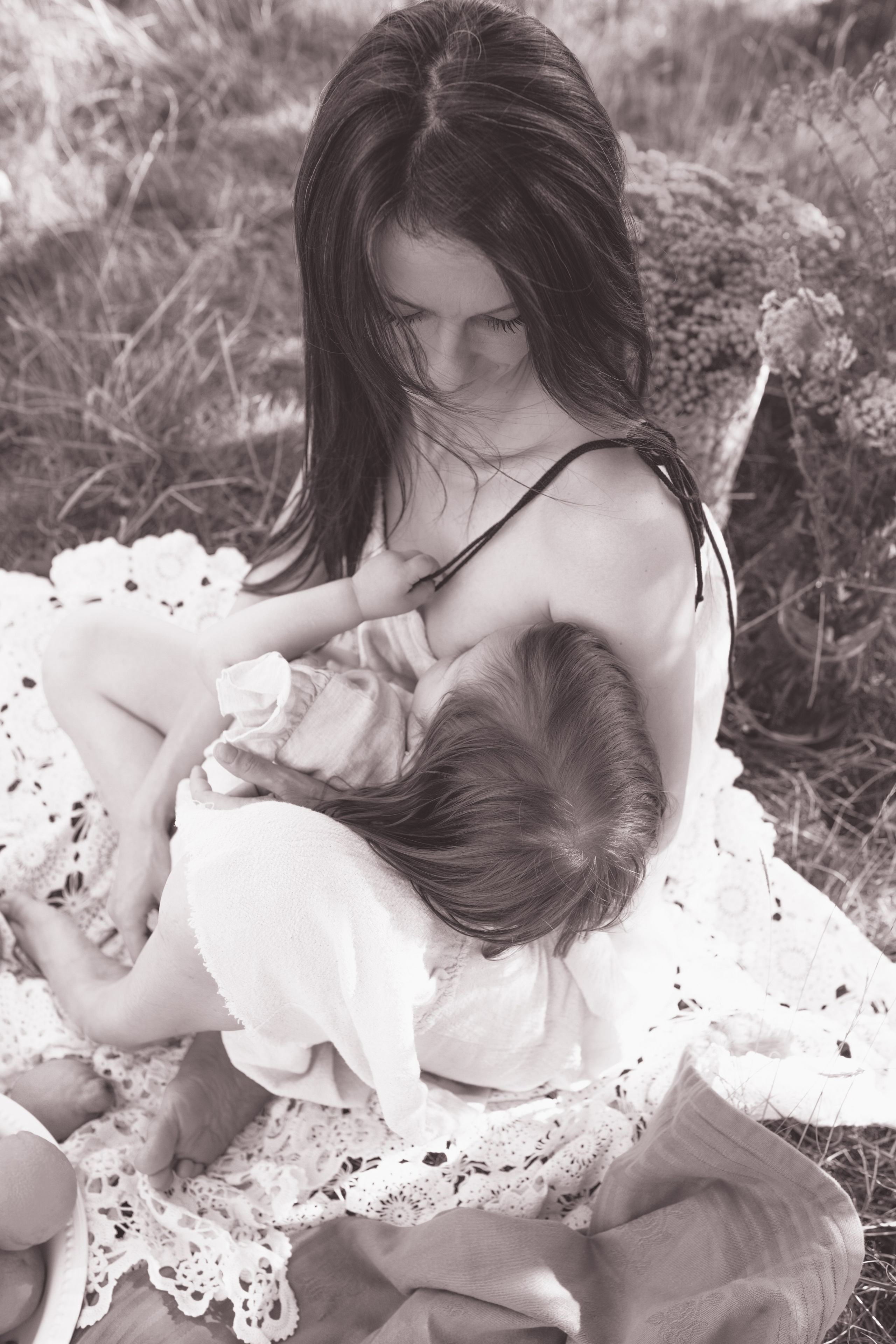 Mother Earth: Proiect de Fotografie Maternitate | Mădălina Beda. Madalina Beda- Artist vizual, fotograf, doula la nastere, consultant babywearing Brasov si in toata tara