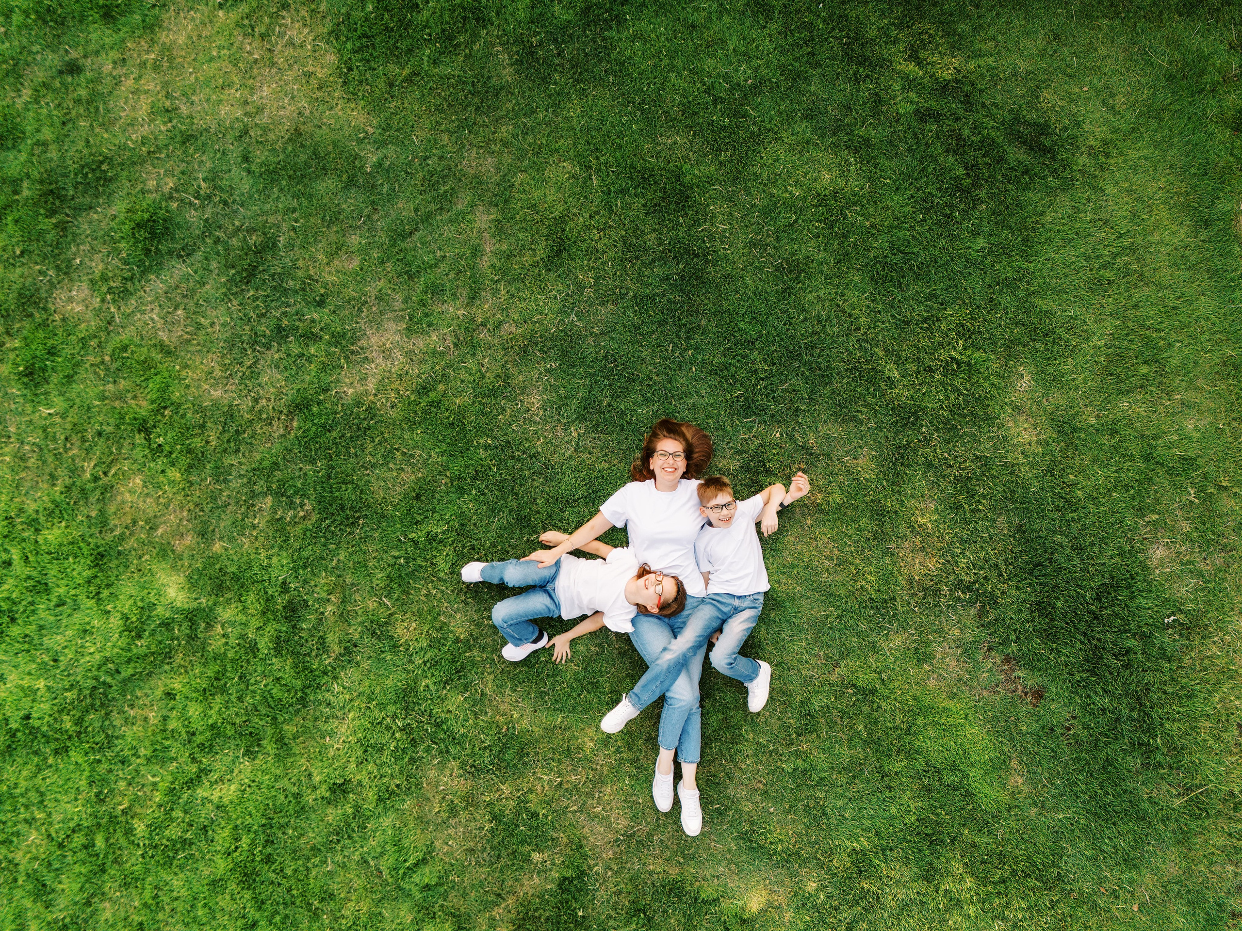 Family photoshoot. Vitalina with her family. August 2024. Lighthouse in Mukilteo. EVAN ARISTOV WEDDING PHOTOGRAPHY — Seattle Wedding Photographer