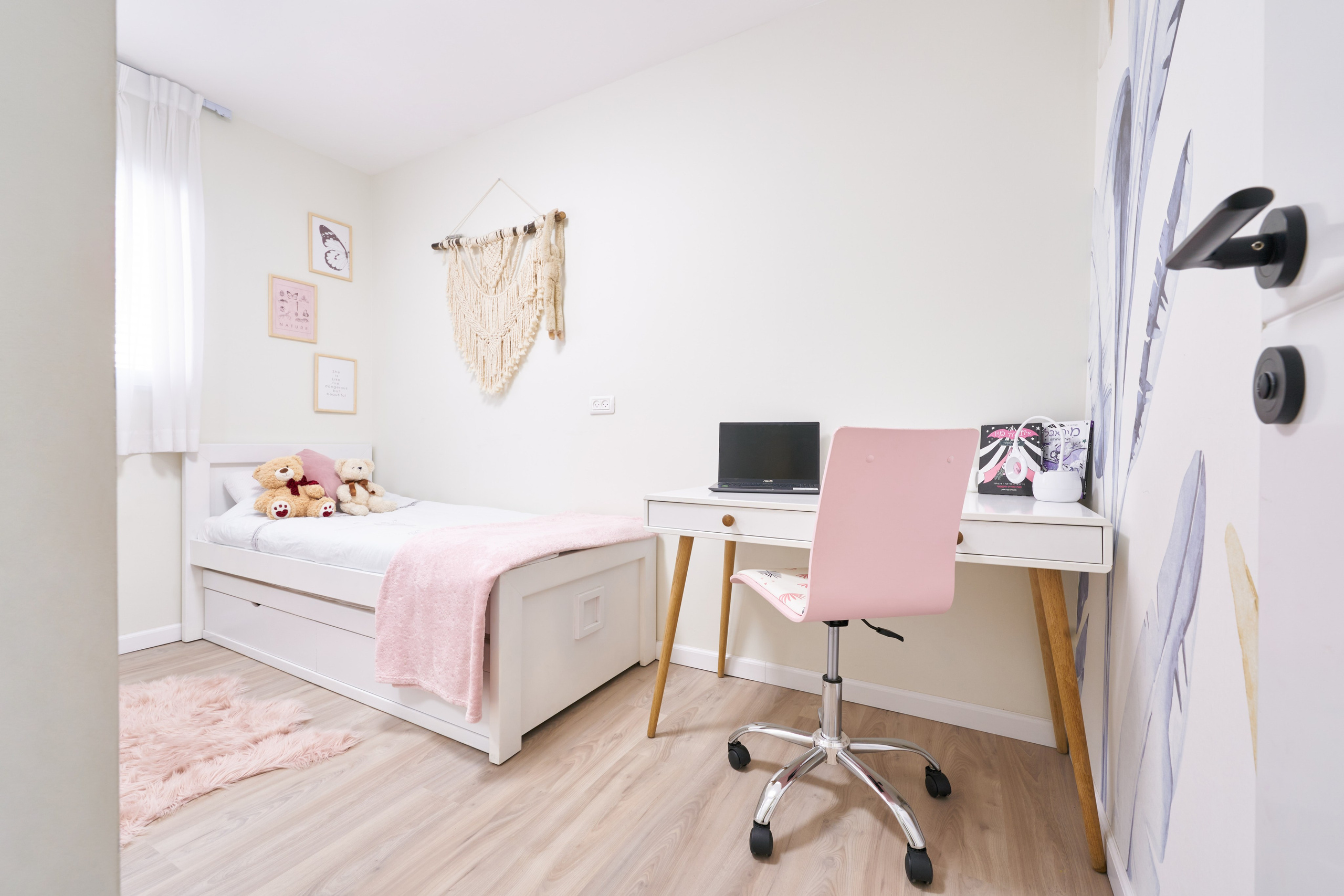 Interior. צלם אלכס ברט בישראל