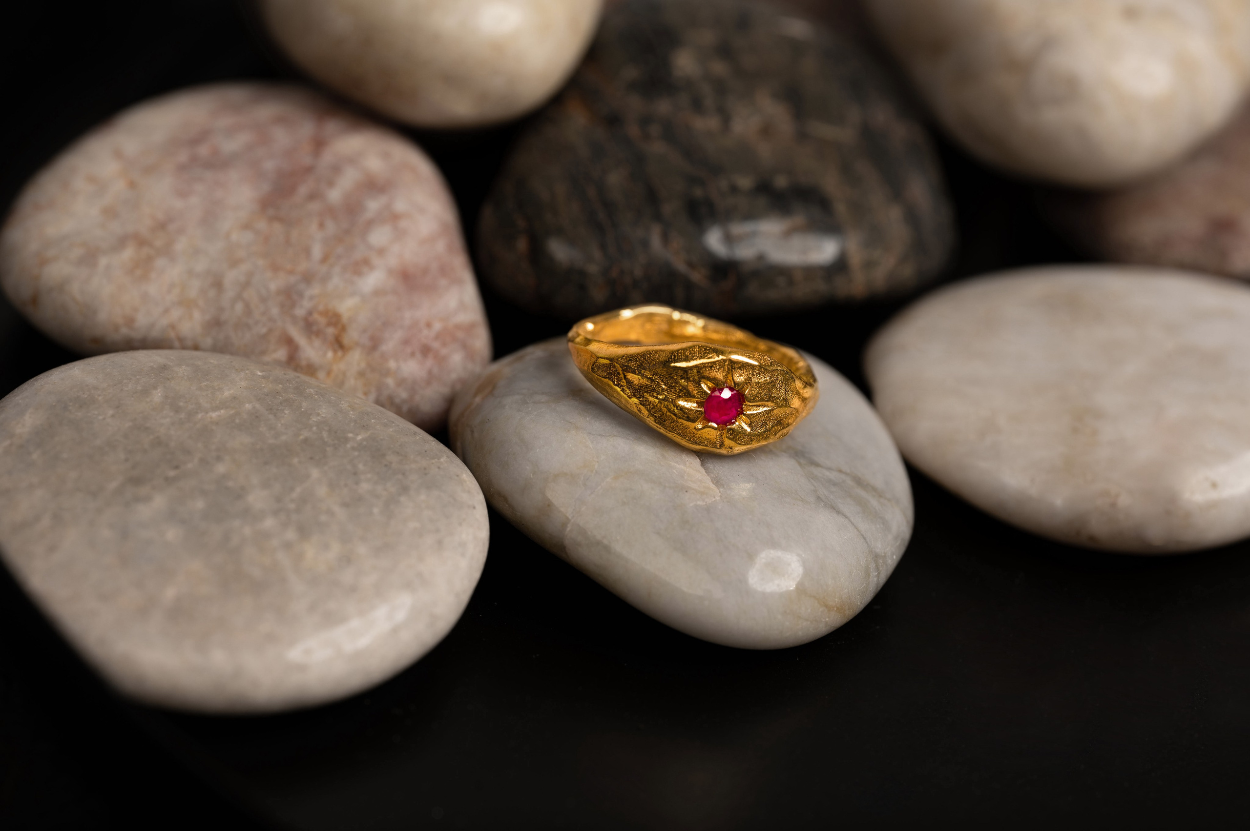 Jewelry “Astartelux”. Photographer in Luxembourg Tanita