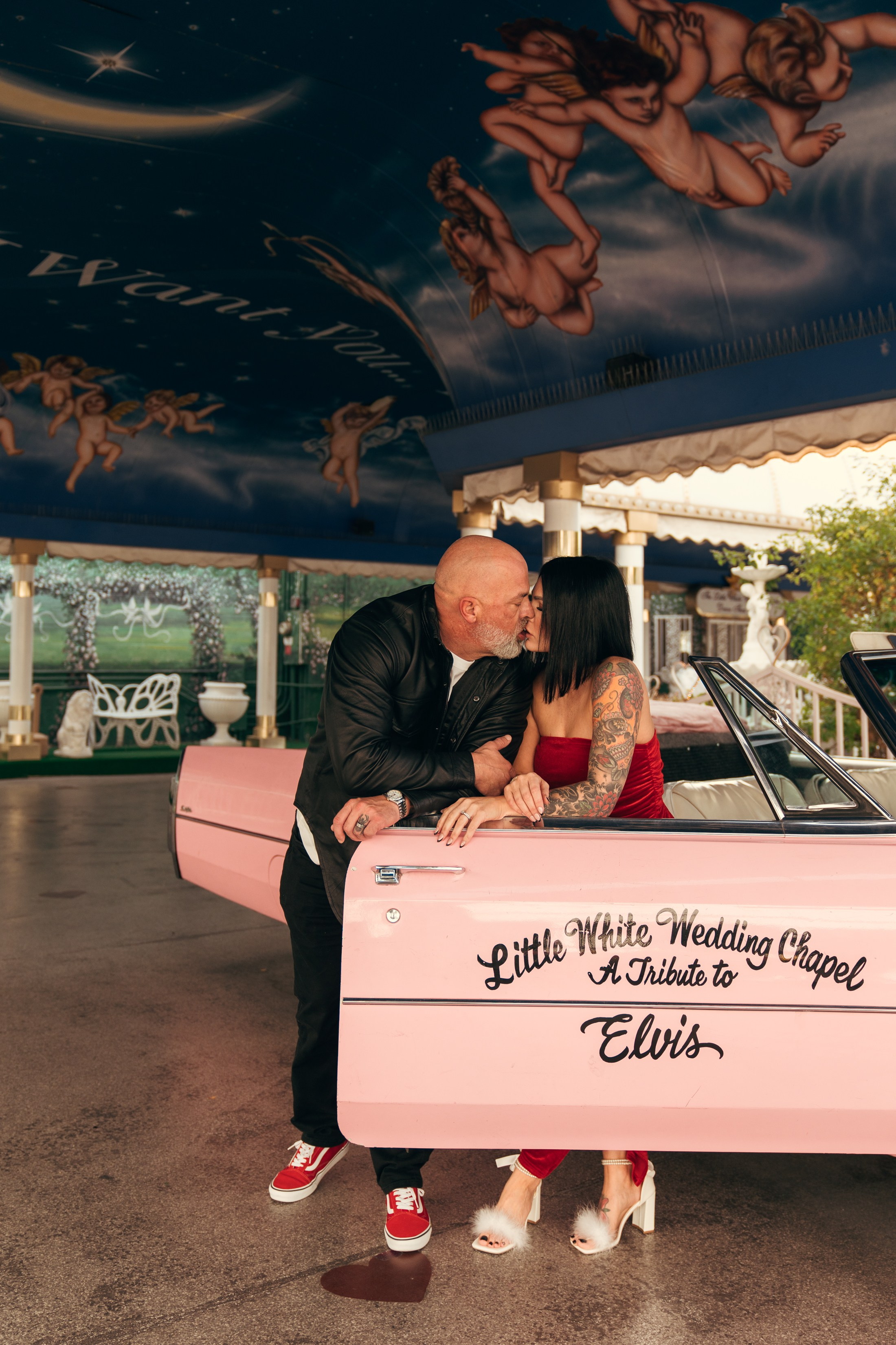Linzey&Chad. Wedding & elopement photographer Viktoriya Kravtsov. Las Vegas