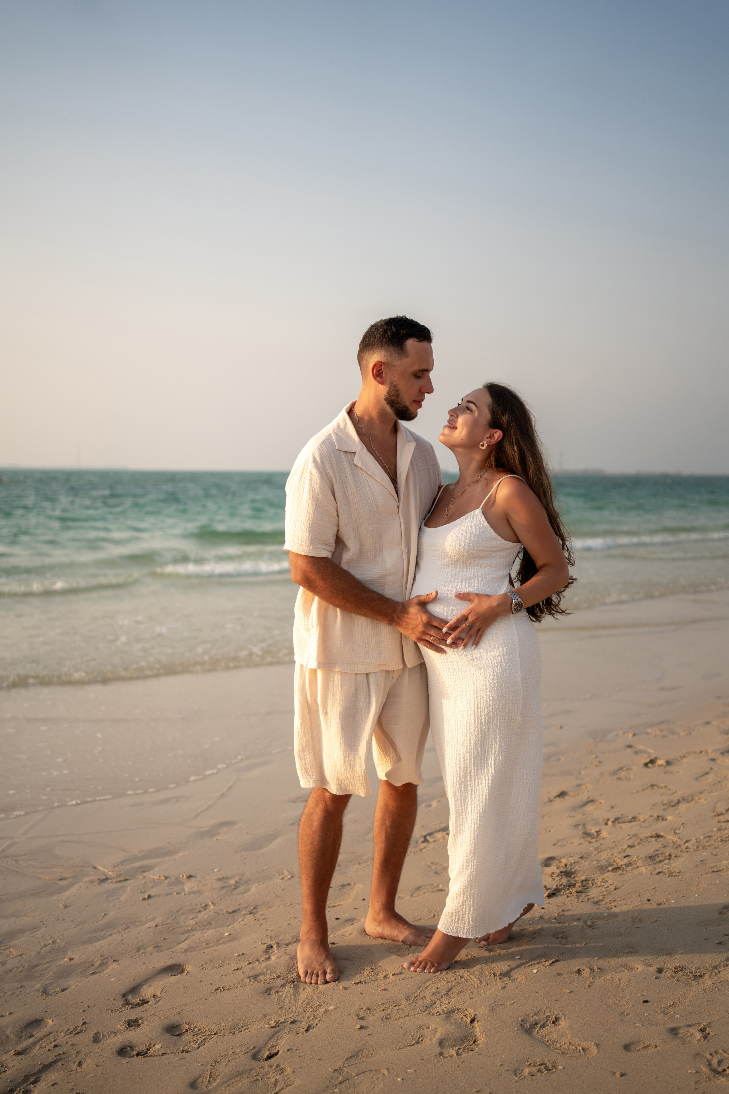 Golden hour, growing love. Angela Iakovleva — Family Photographer in Dubai