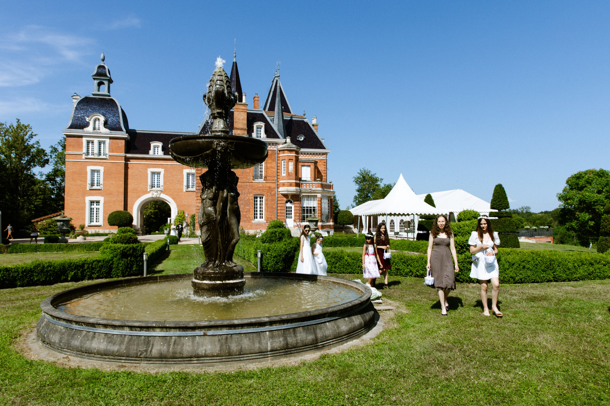 Mariage de Jana & Larbi dans un Château | Photographe Mariage France. Photographe de mariage à Paris