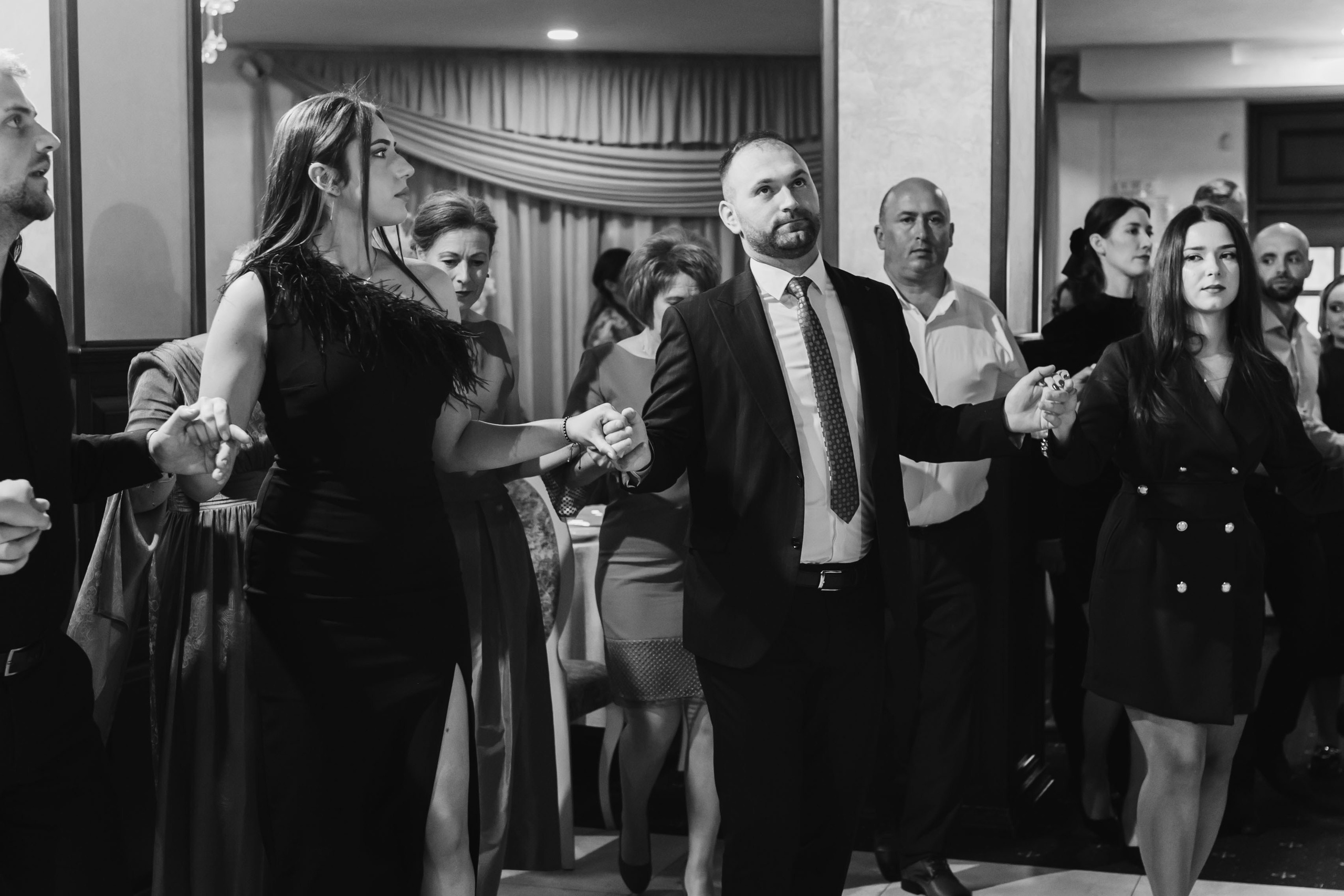 Loredana & Emilian – Ziua Nunții | Videografie - fotografie Botez Suceava, Iași, Botoșani. Servicii foto-video profesionale, pentru momente de neuitat