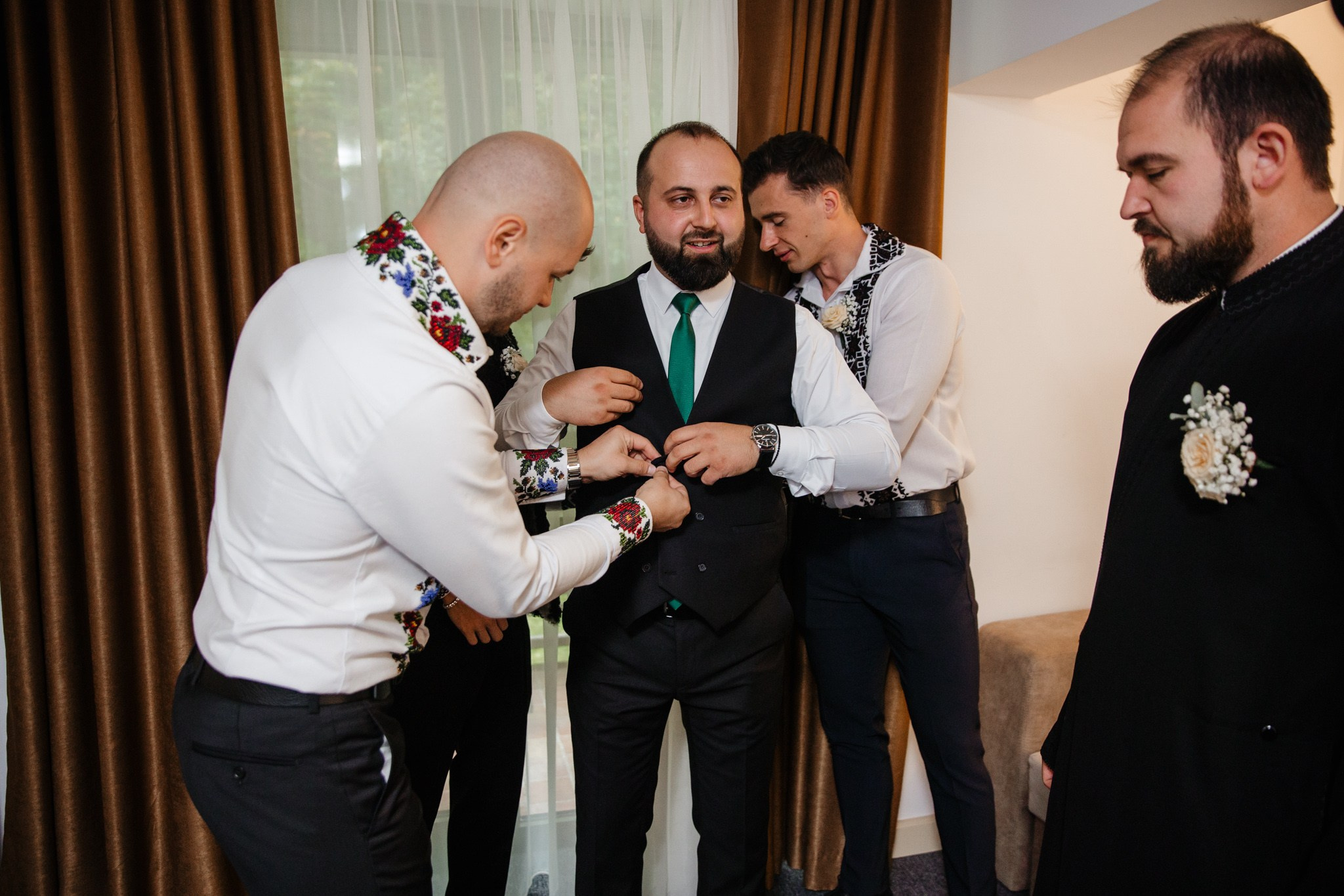 Nunta de Poveste la Sucevița: Cristi și Andreea. Servicii foto-video profesionale, pentru momente de neuitat