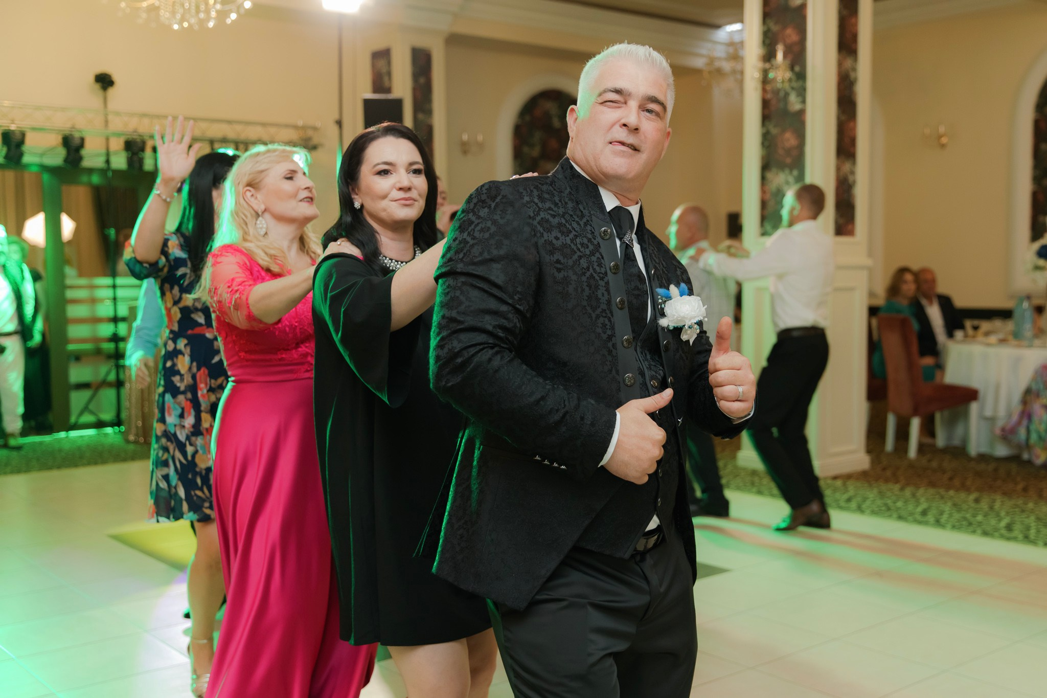 Mihai & Oana. Servicii foto-video profesionale, pentru momente de neuitat