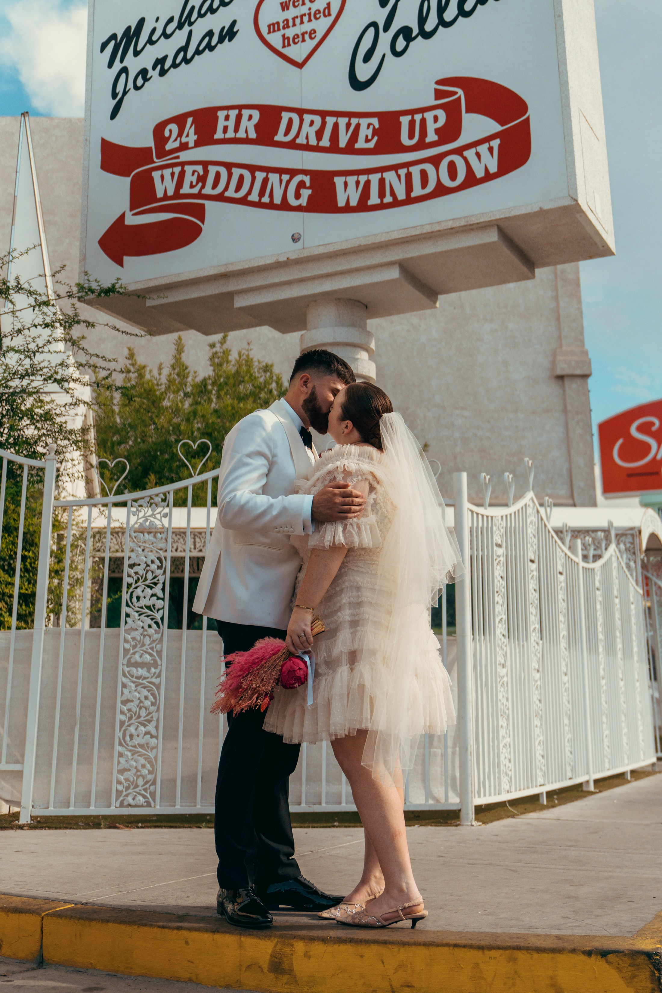 Cassie&Jimmy. Wedding & elopement photographer Viktoriya Kravtsov. Las Vegas