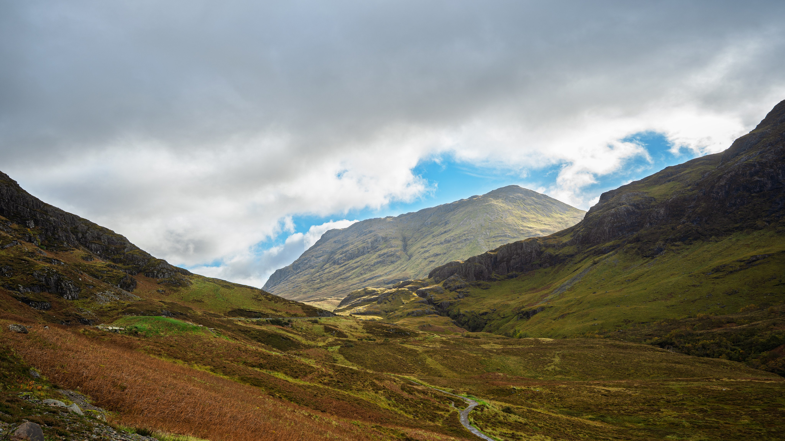 UK 2025. Couple and Family Photographer in Tallinn, Sasha Kaloshin