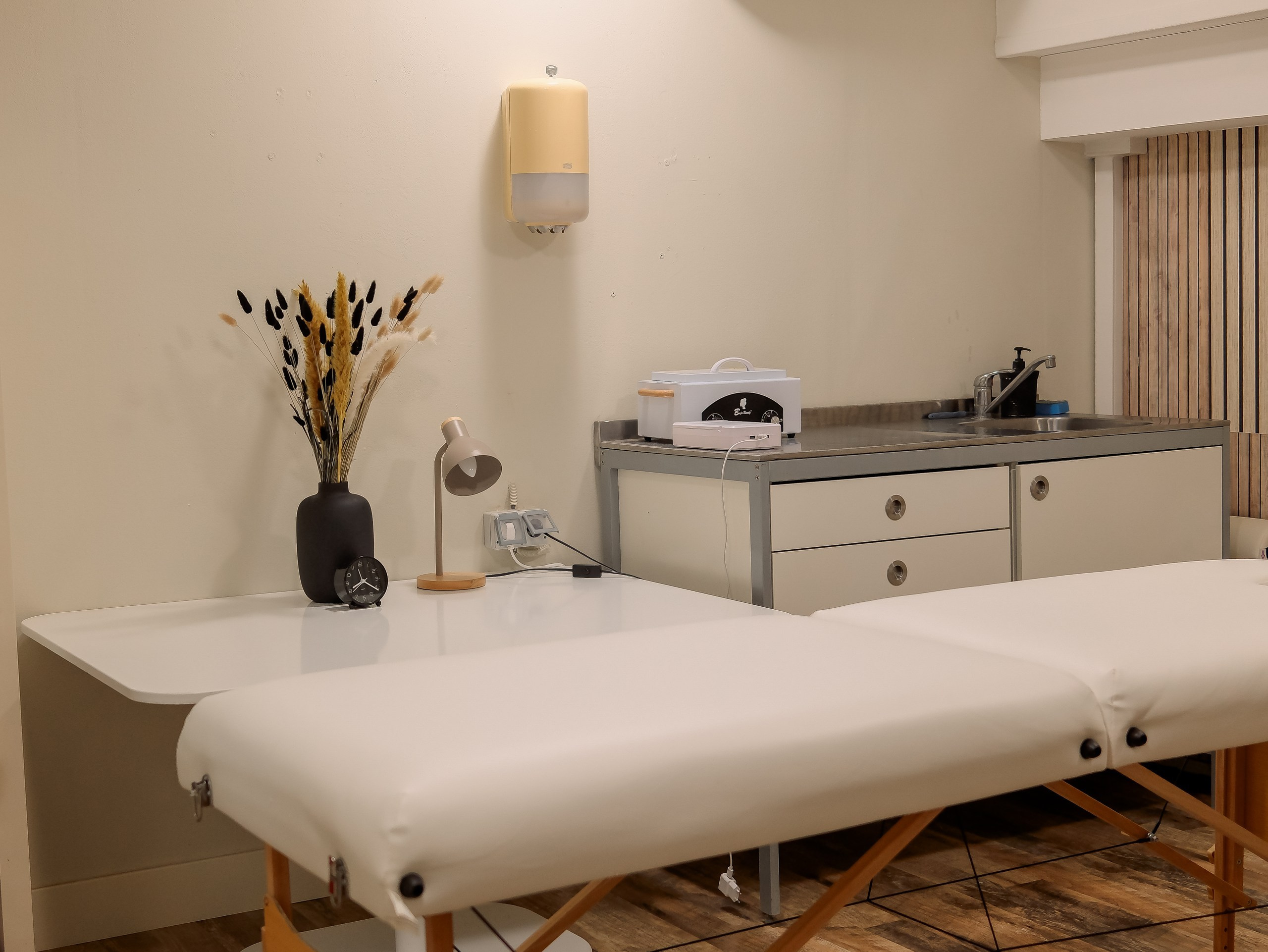 Beauty Salon Interior — Visual Story. Okelys.pro