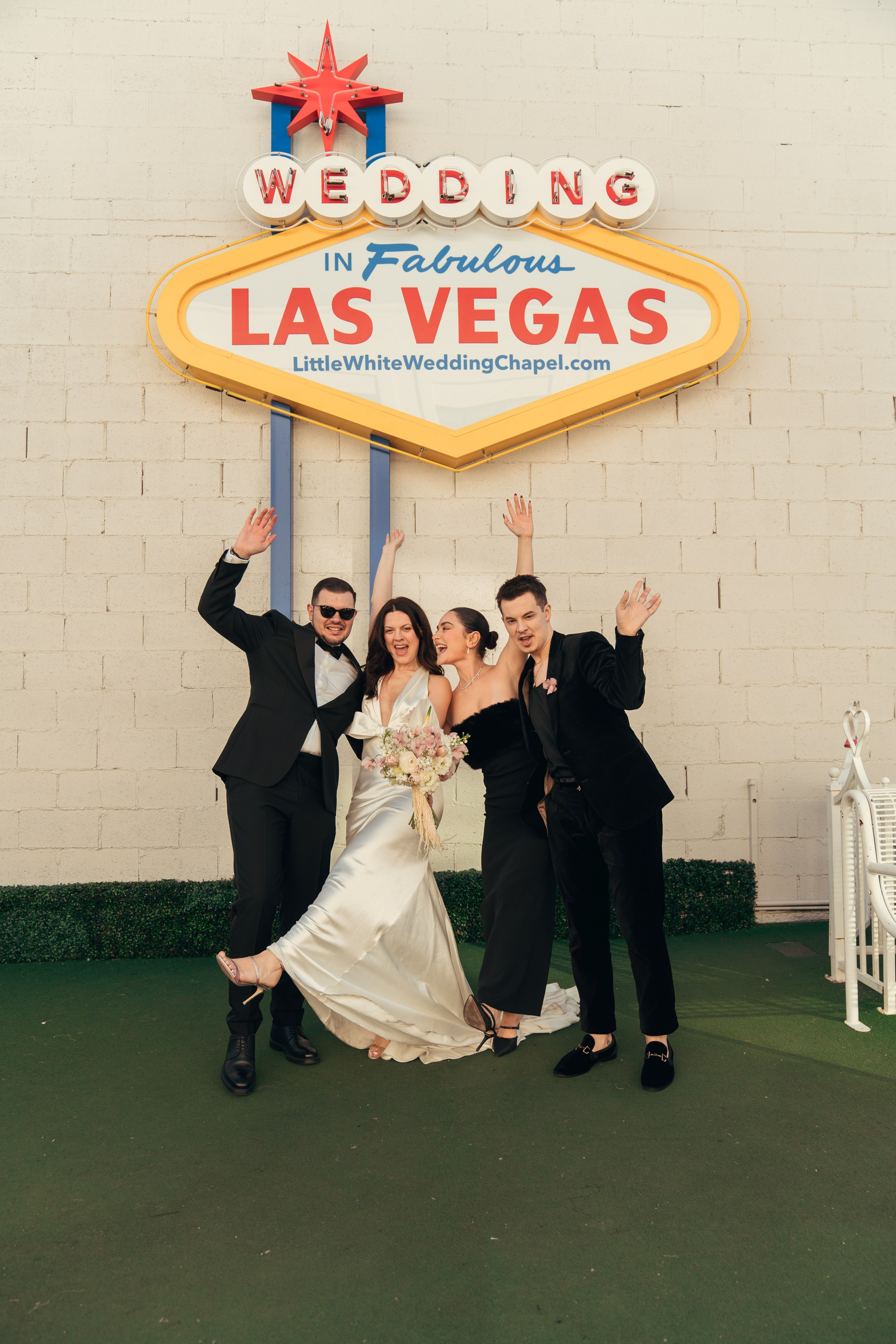 Zenaida&Eros. Wedding & elopement photographer Viktoriya Kravtsov. Las Vegas