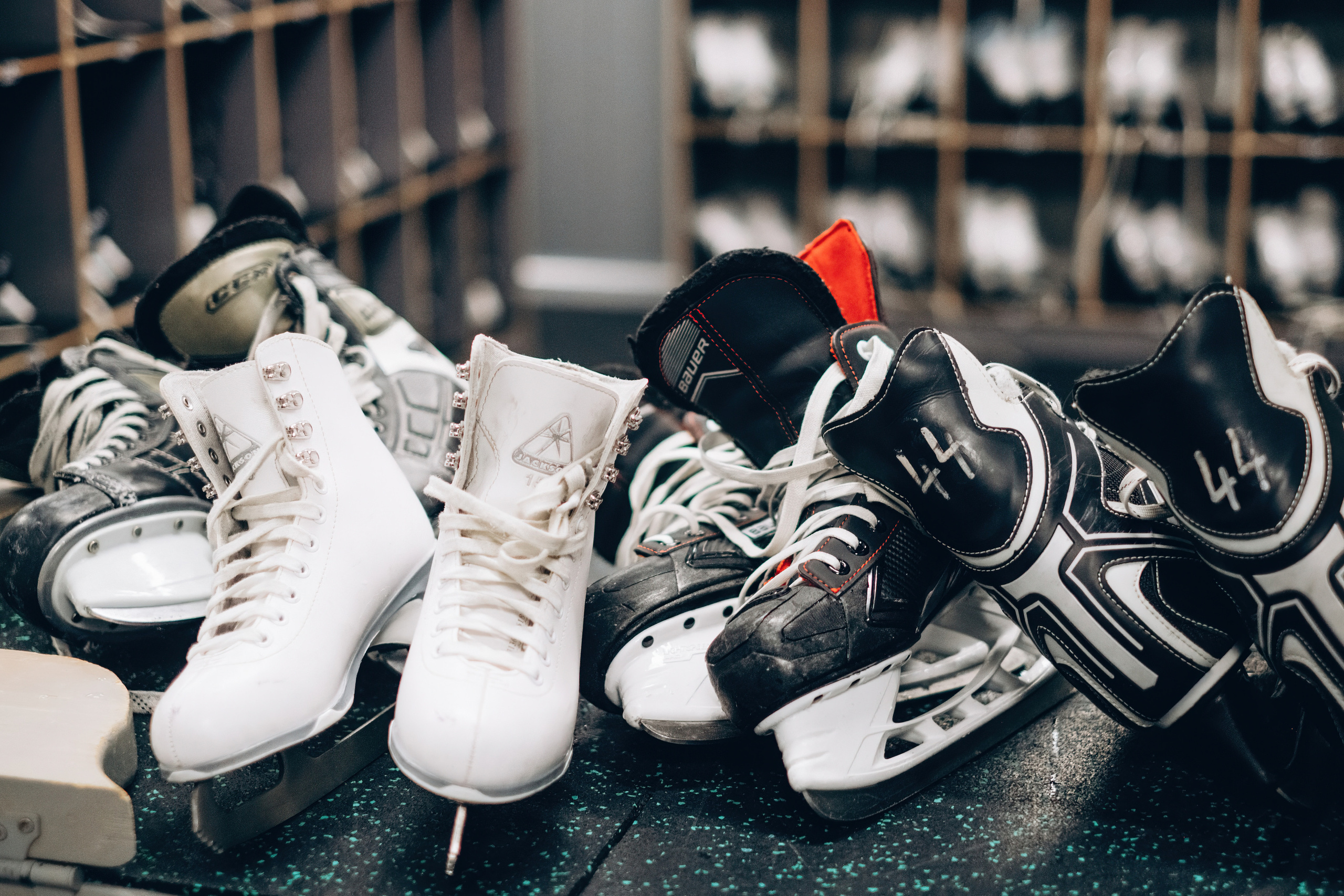 Kāzu fotosesija ziemā | Elīna un Mārtiņš. Kāzu × Ģimenes notikumu fotografs Edgars Kalniņš