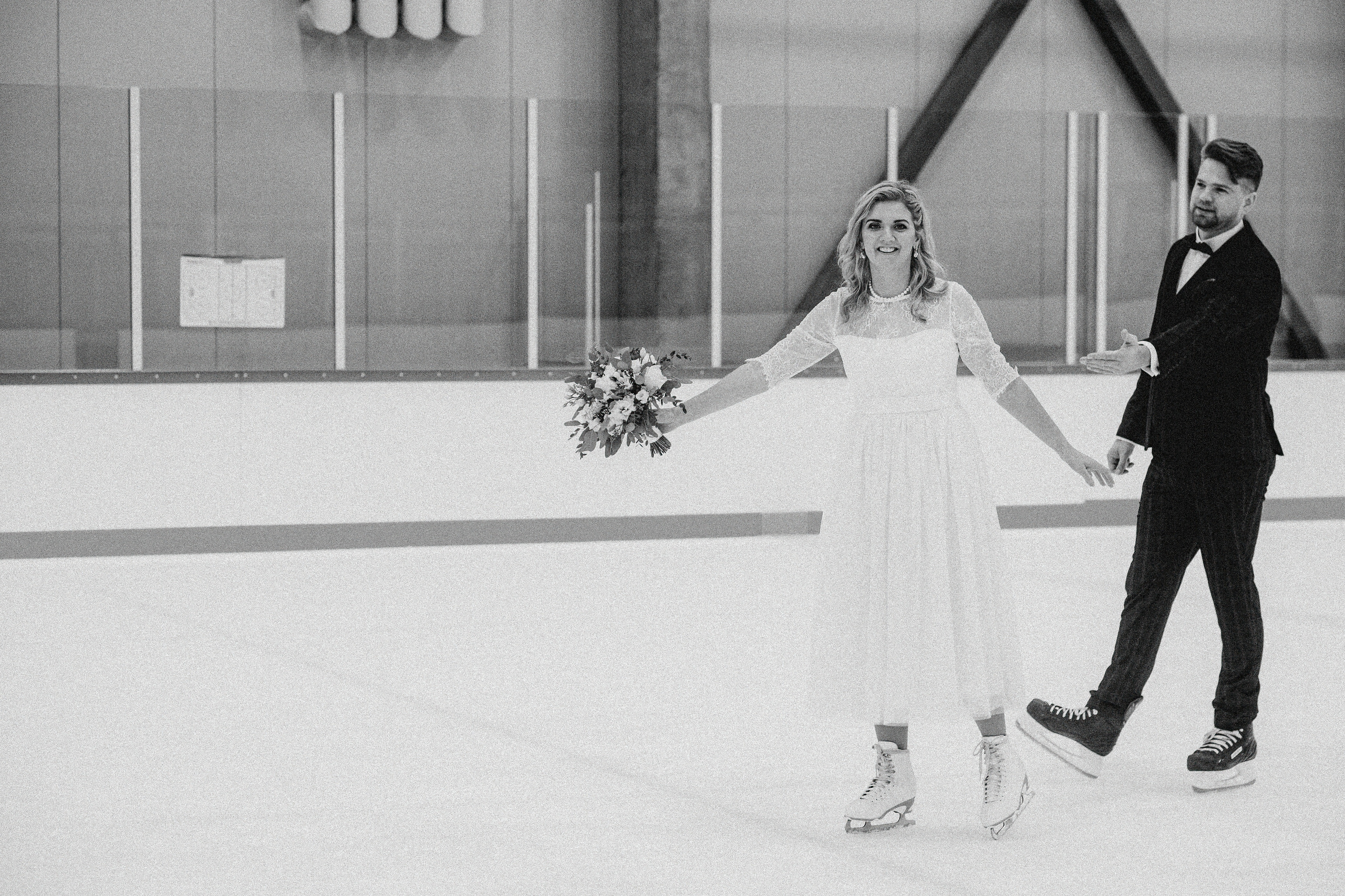 Kāzu fotosesija ziemā | Elīna un Mārtiņš. Kāzu × Ģimenes notikumu fotografs Edgars Kalniņš