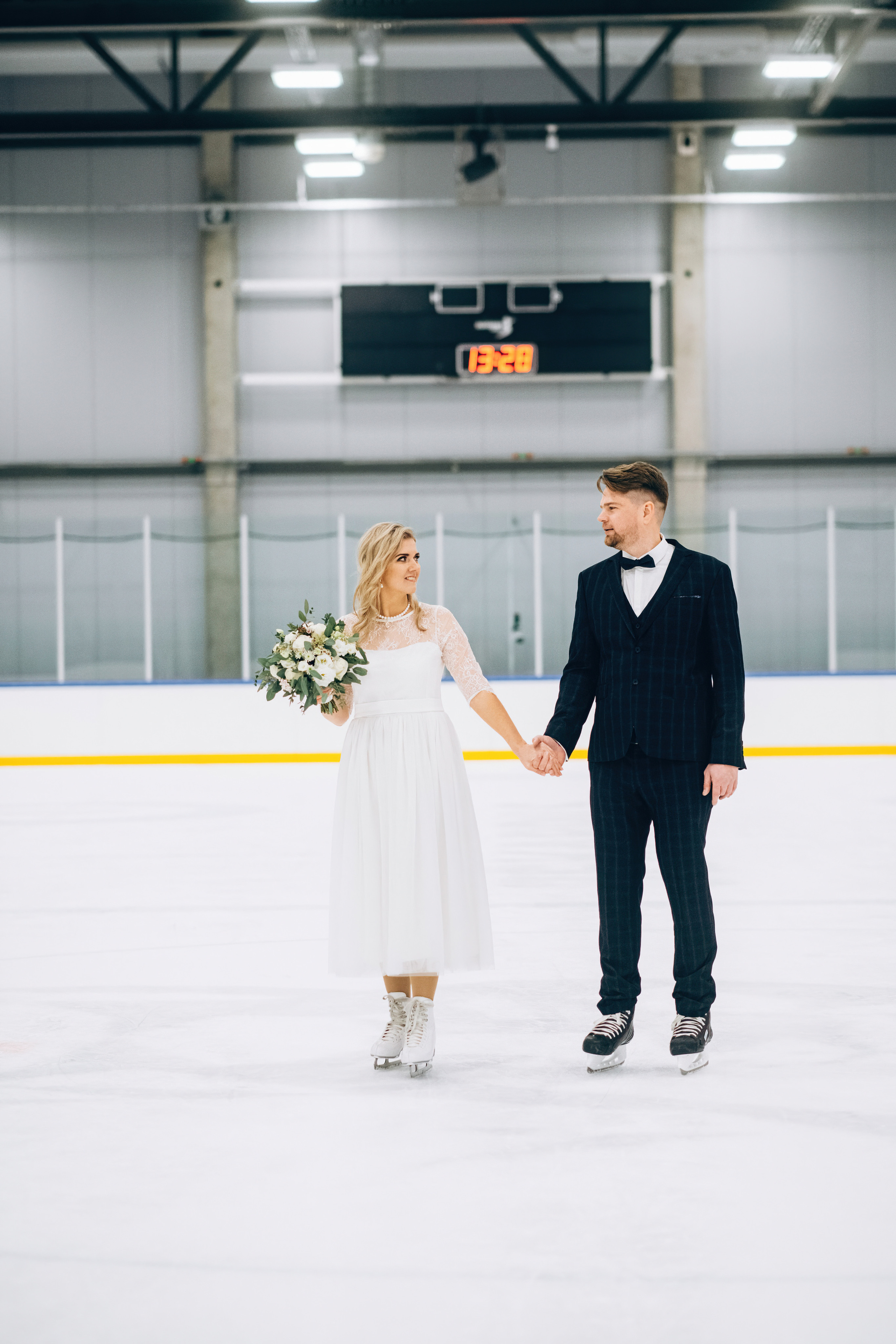 Kāzu fotosesija ziemā | Elīna un Mārtiņš. Kāzu × Ģimenes notikumu fotografs Edgars Kalniņš