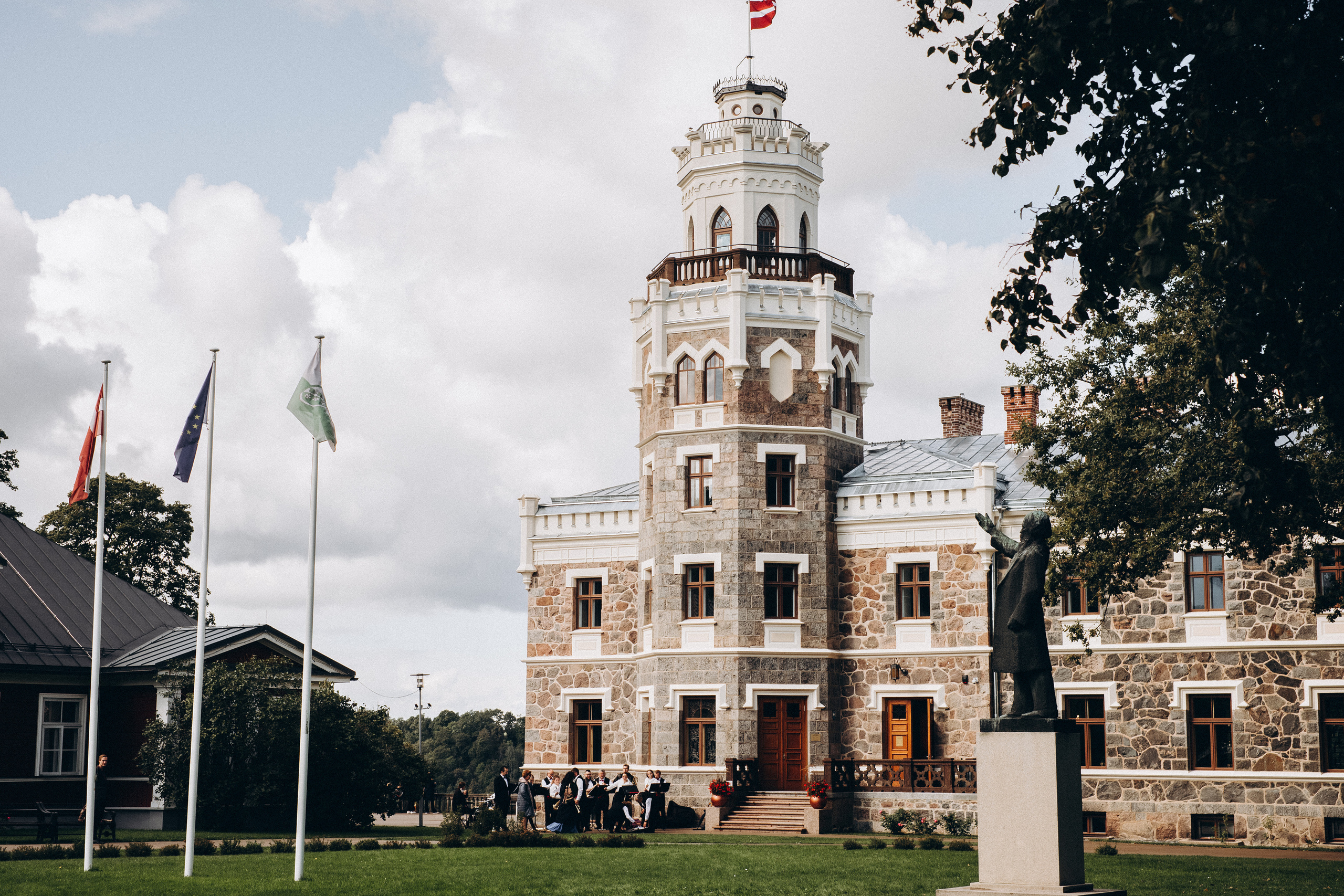 Siguldas jaunā pils