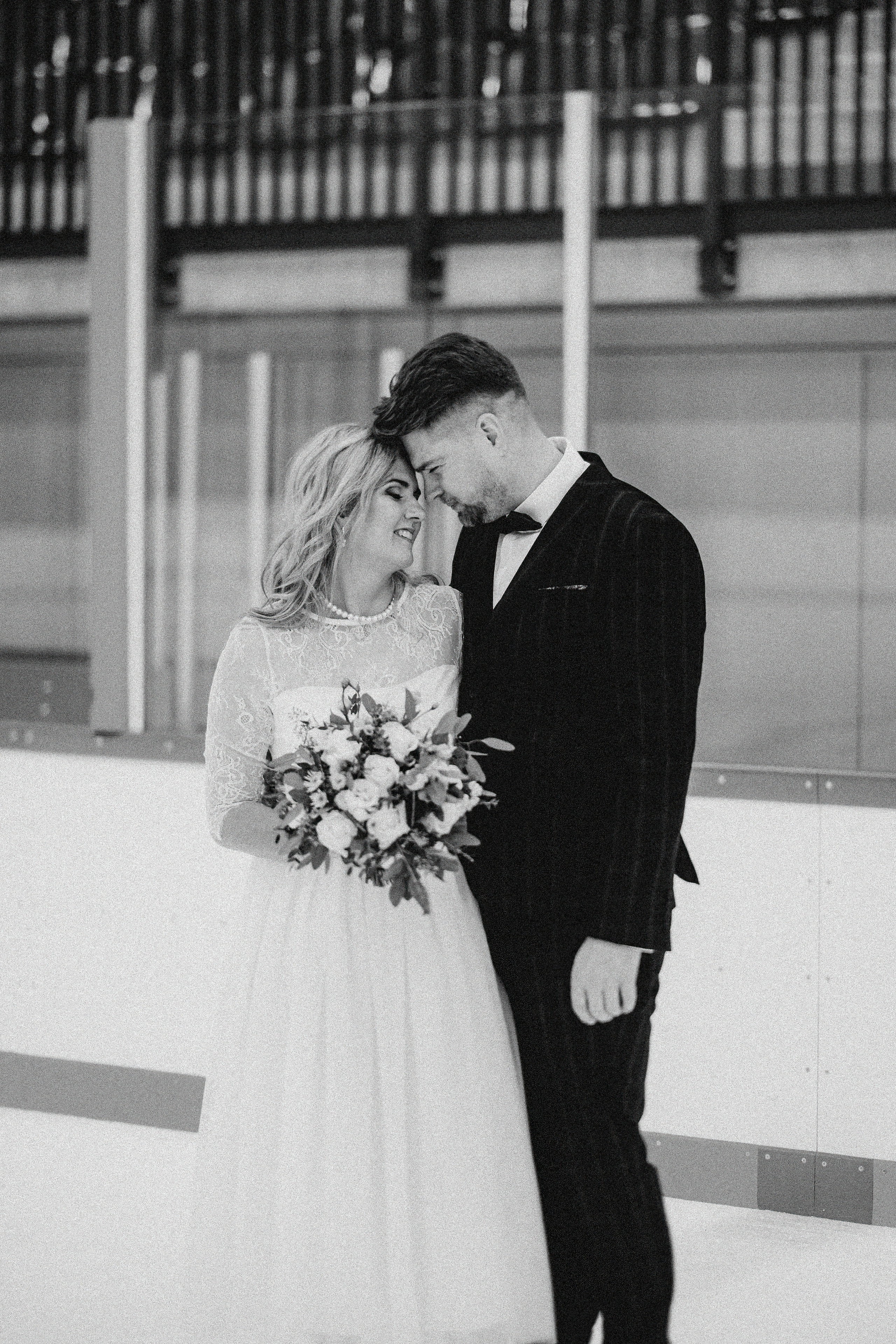 Kāzu fotosesija ziemā | Elīna un Mārtiņš. Kāzu × Ģimenes notikumu fotografs Edgars Kalniņš