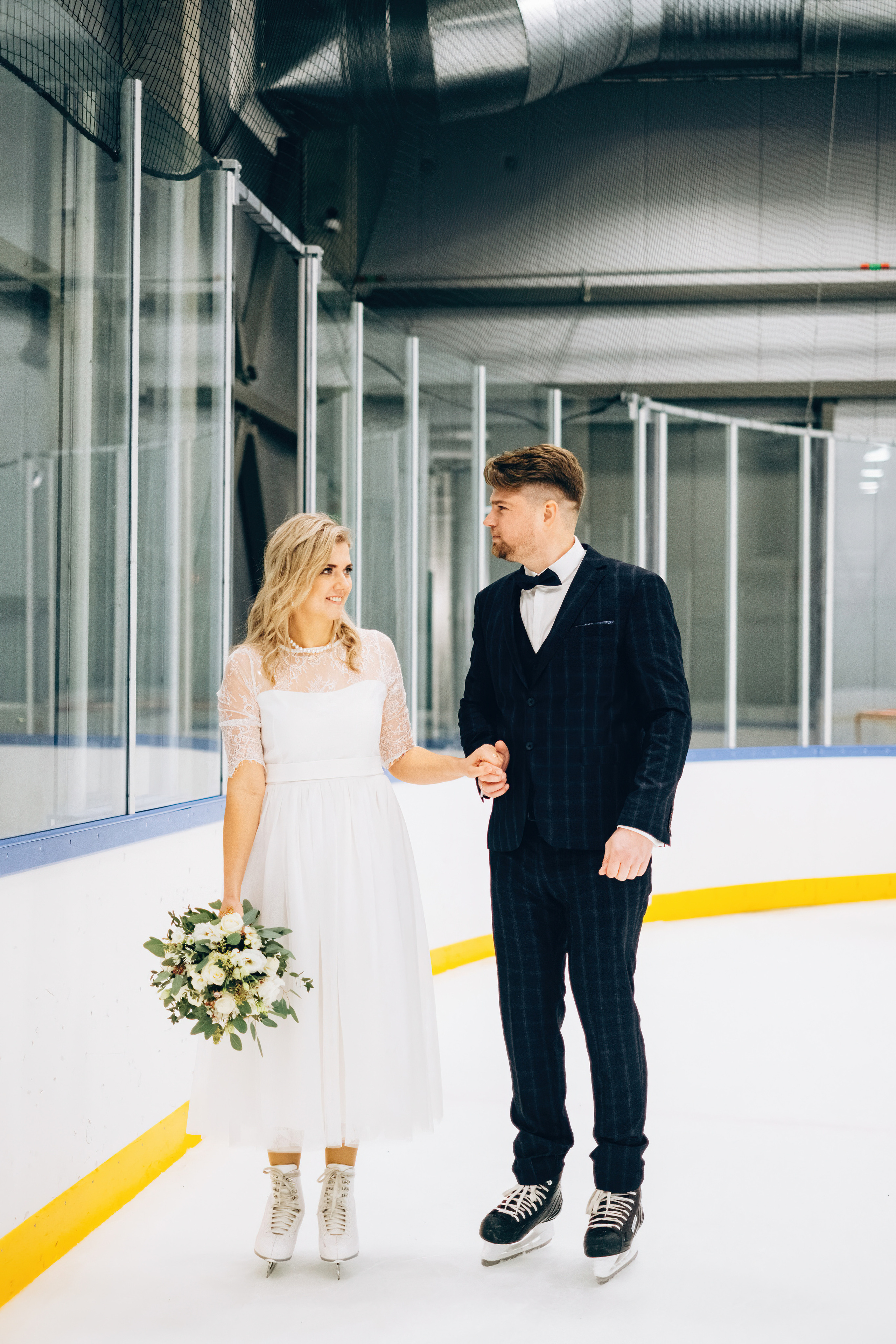 Kāzu fotosesija ziemā | Elīna un Mārtiņš. Kāzu × Ģimenes notikumu fotografs Edgars Kalniņš