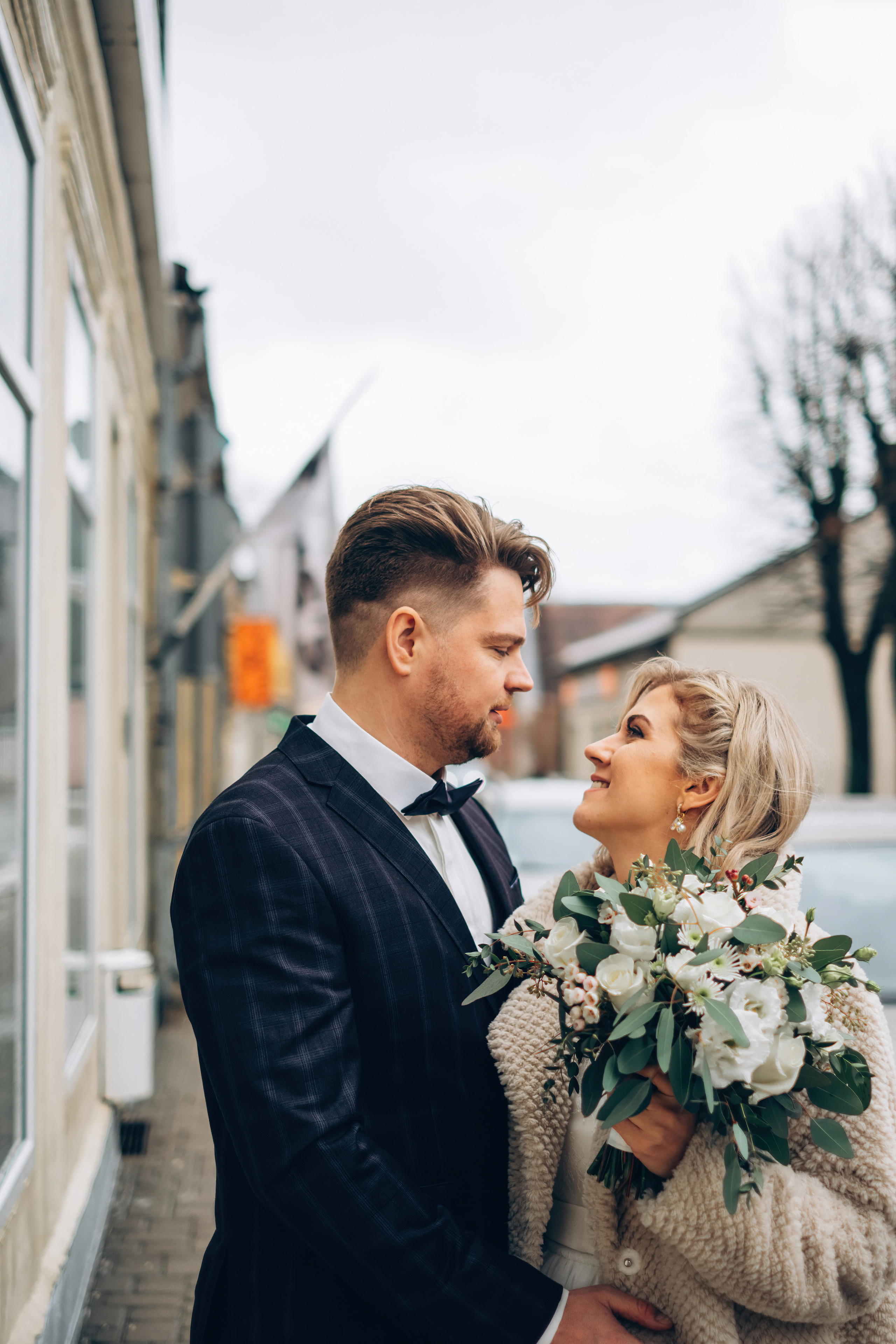 Kāzu fotosesija ziemā | Elīna un Mārtiņš. Kāzu × Ģimenes notikumu fotografs Edgars Kalniņš